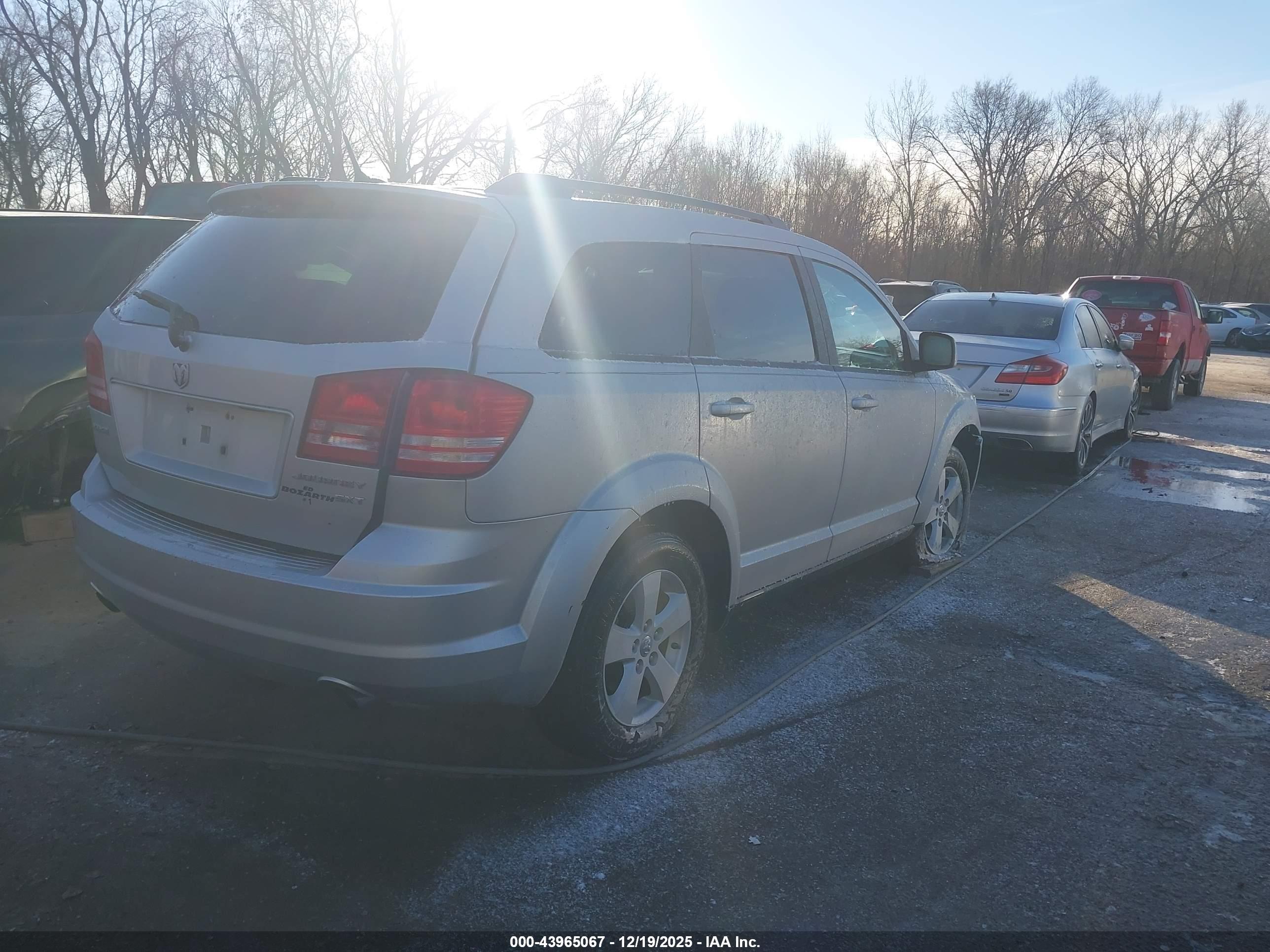 DODGE JOURNEY image 4