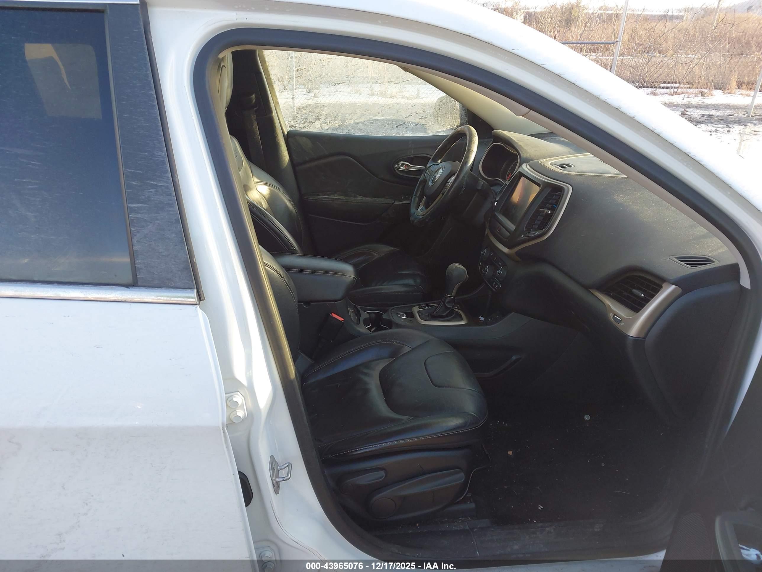 JEEP CHEROKEE image 5