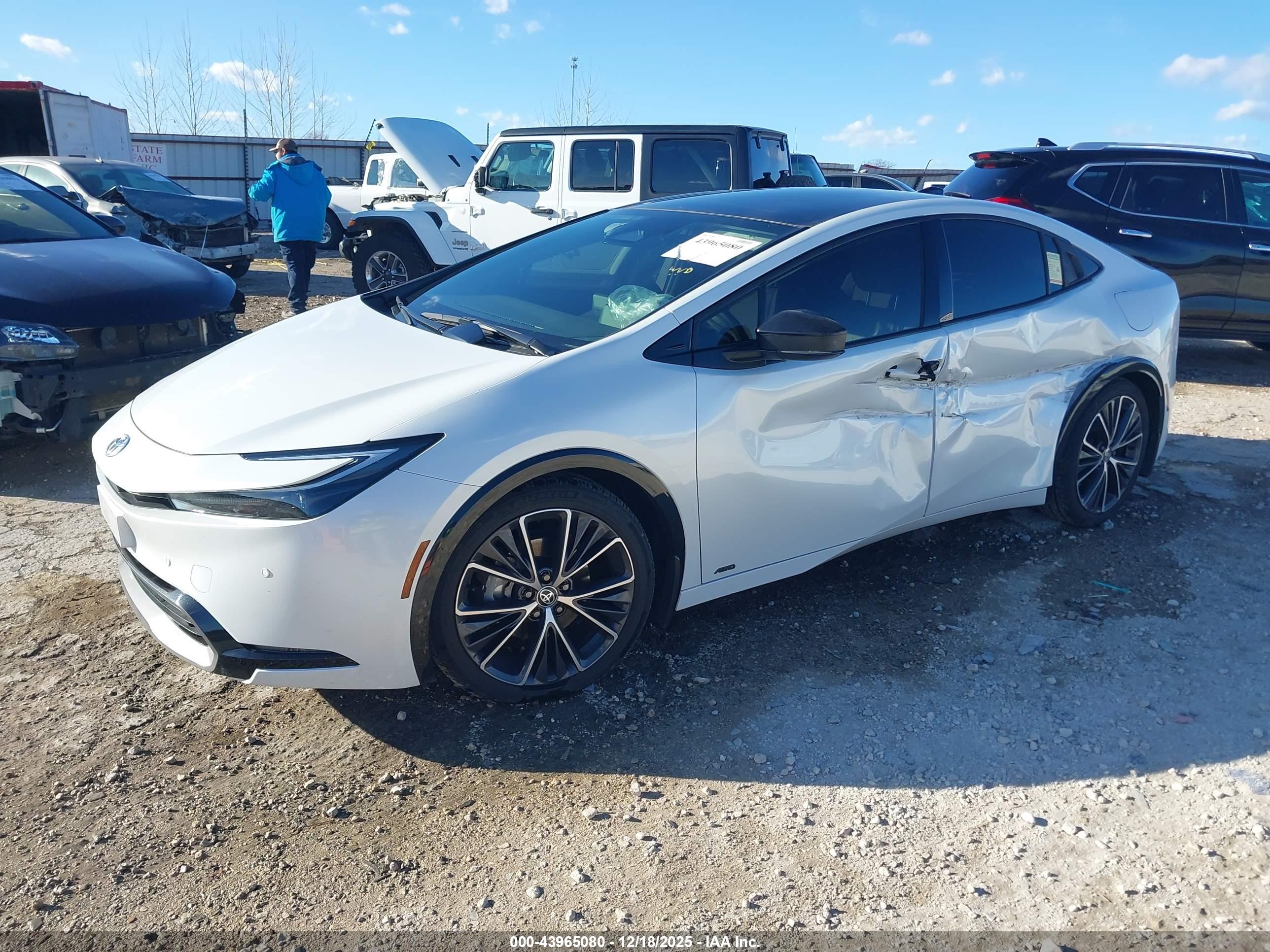 TOYOTA PRIUS image 2