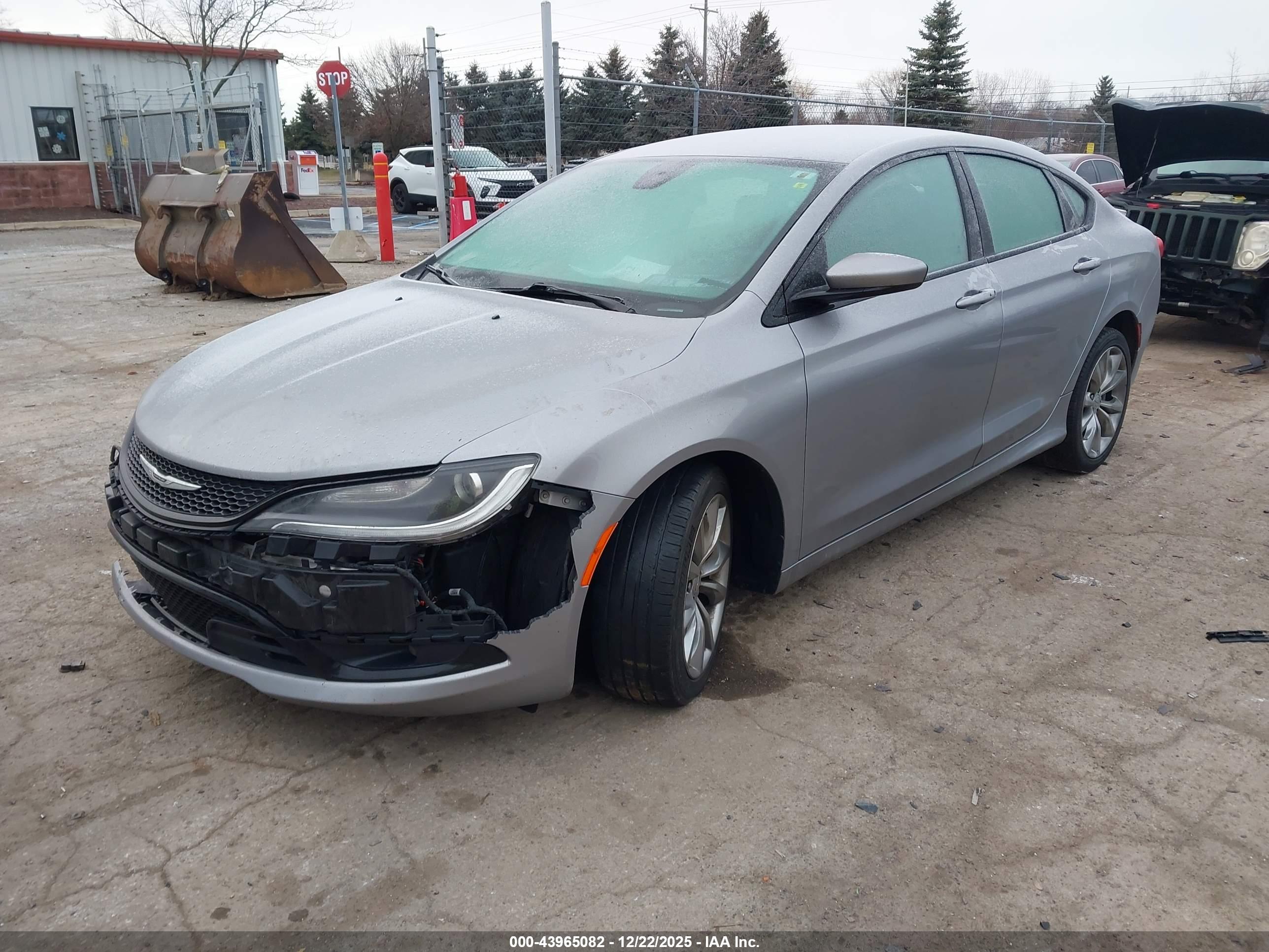 CHRYSLER 200 image 2