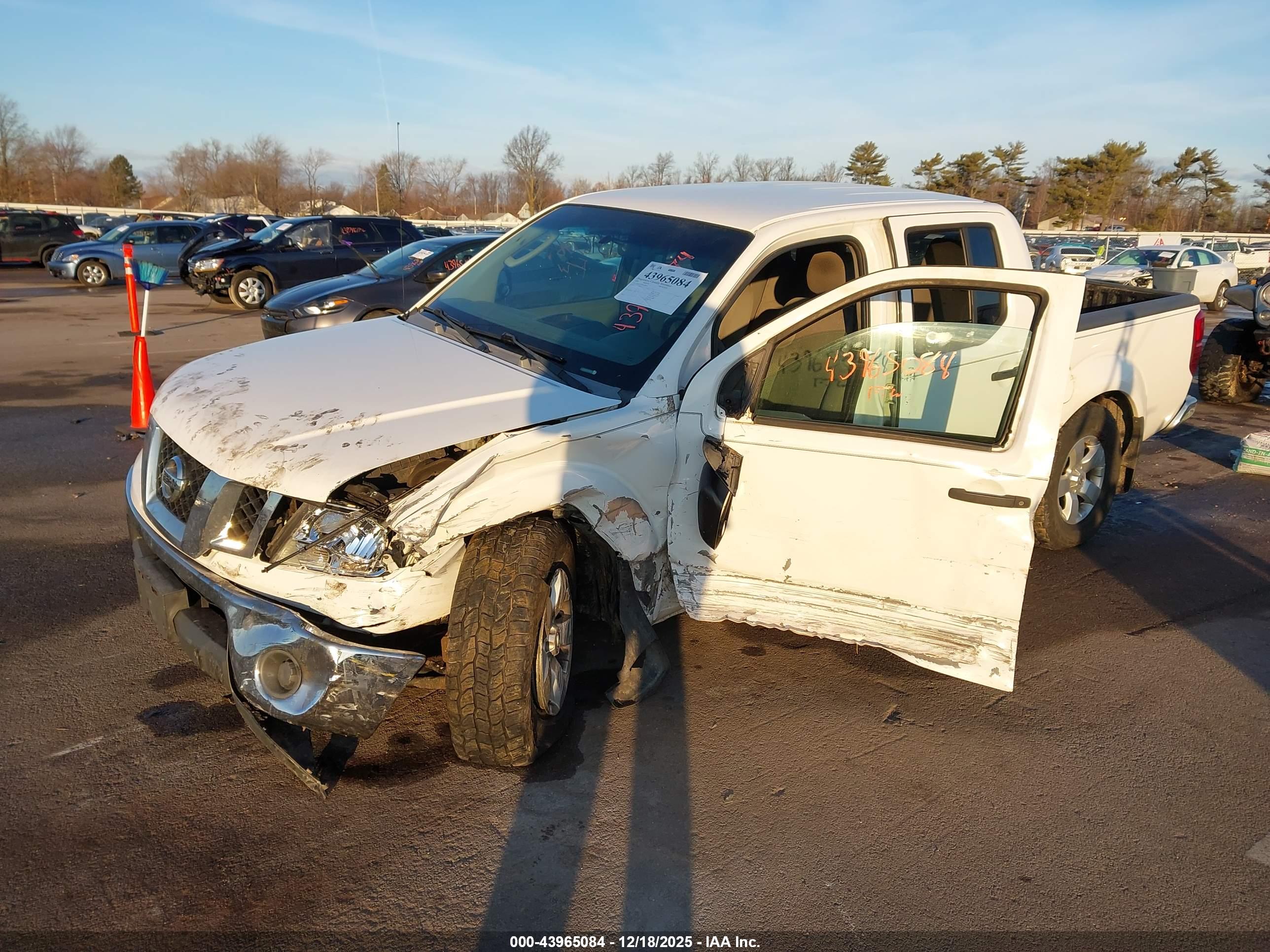 NISSAN FRONTIER image 2