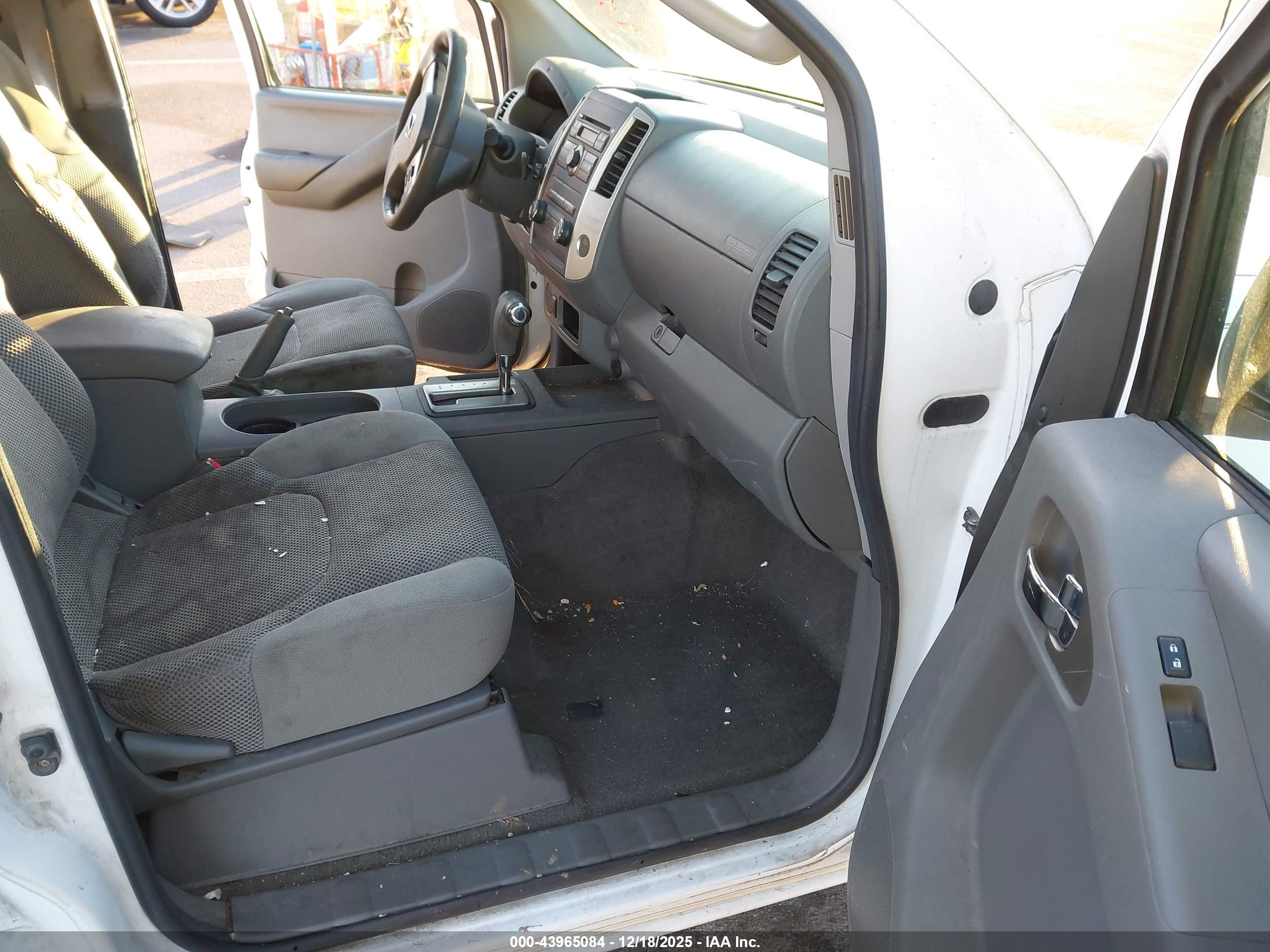 NISSAN FRONTIER image 5