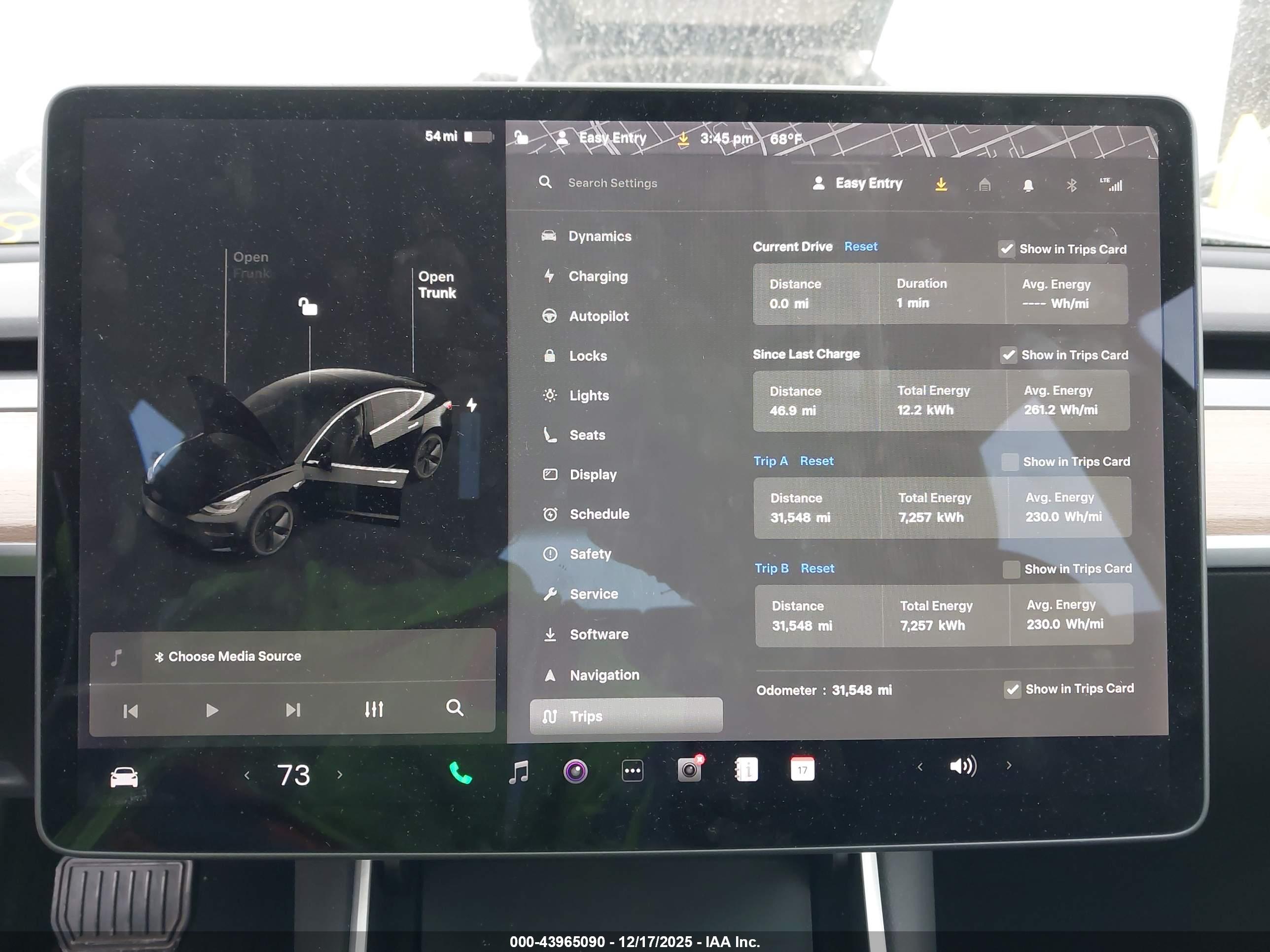 TESLA MODEL image 7