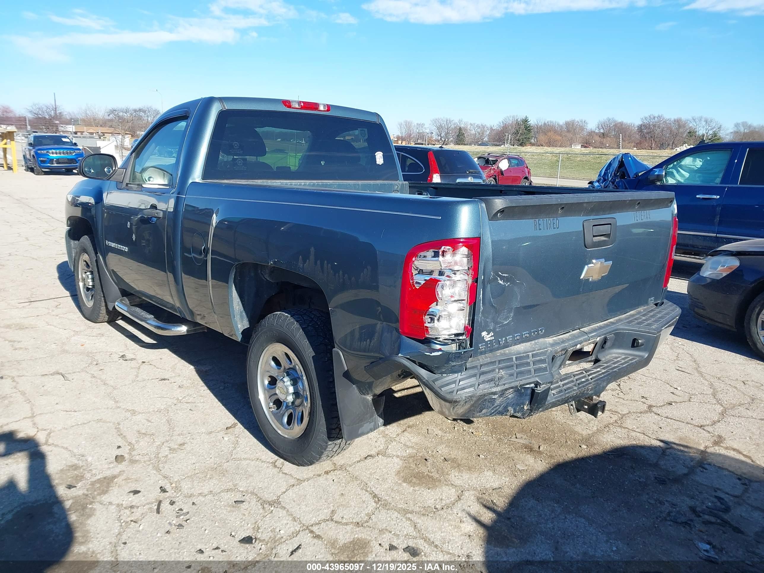 CHEVROLET SILVERADO image 3