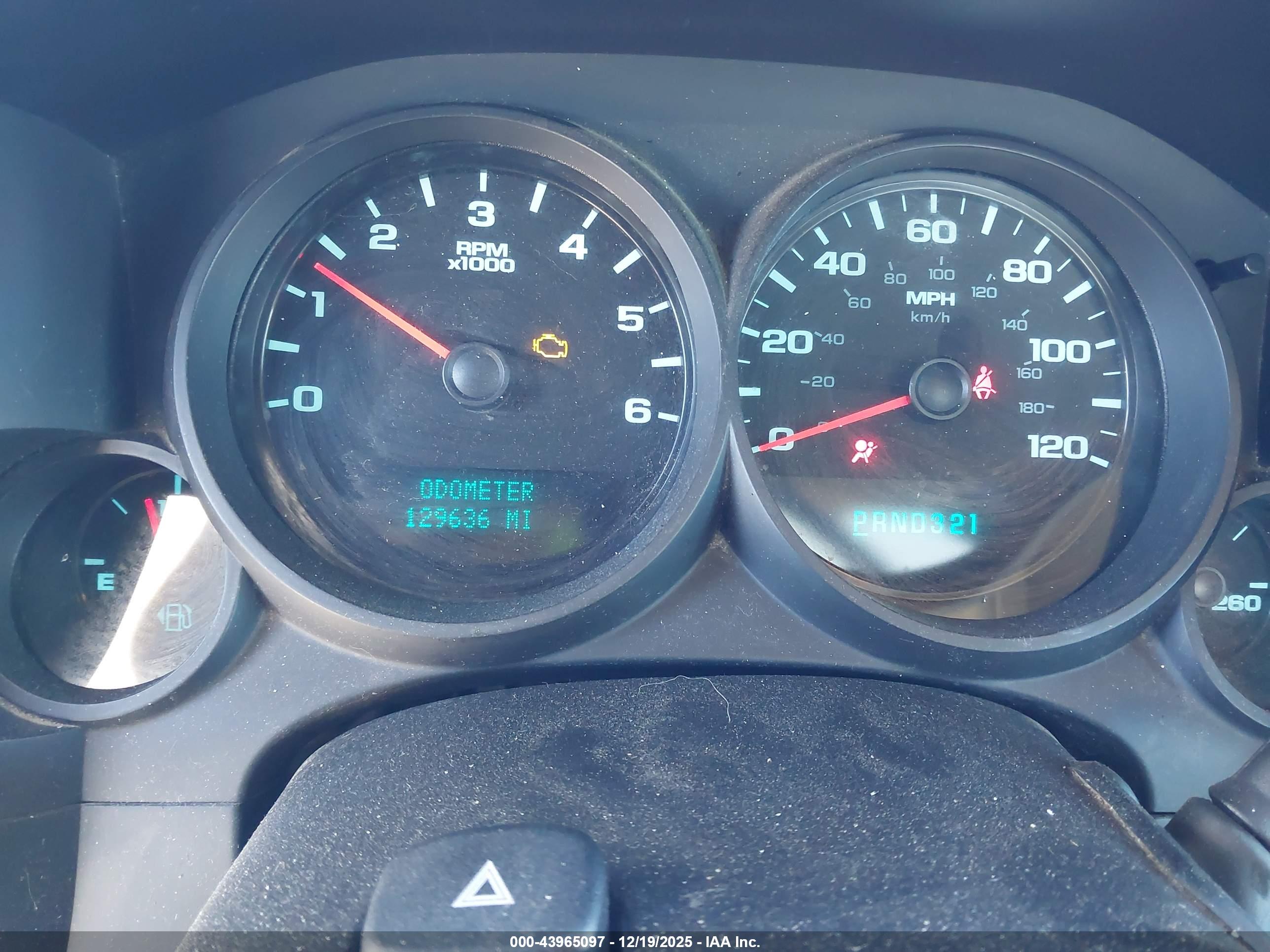CHEVROLET SILVERADO image 7