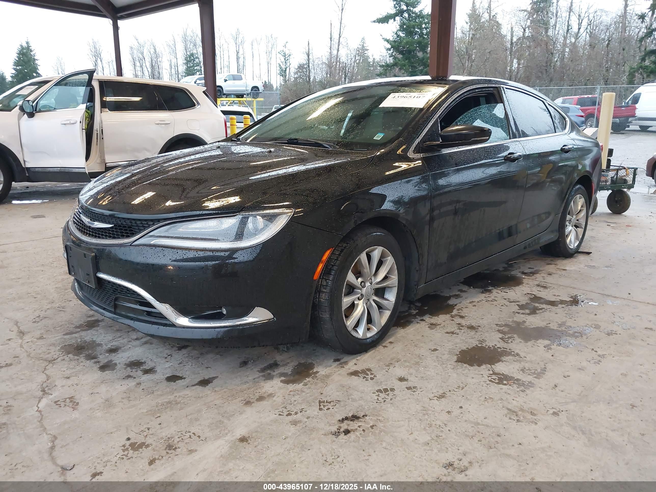 CHRYSLER 200 image 2