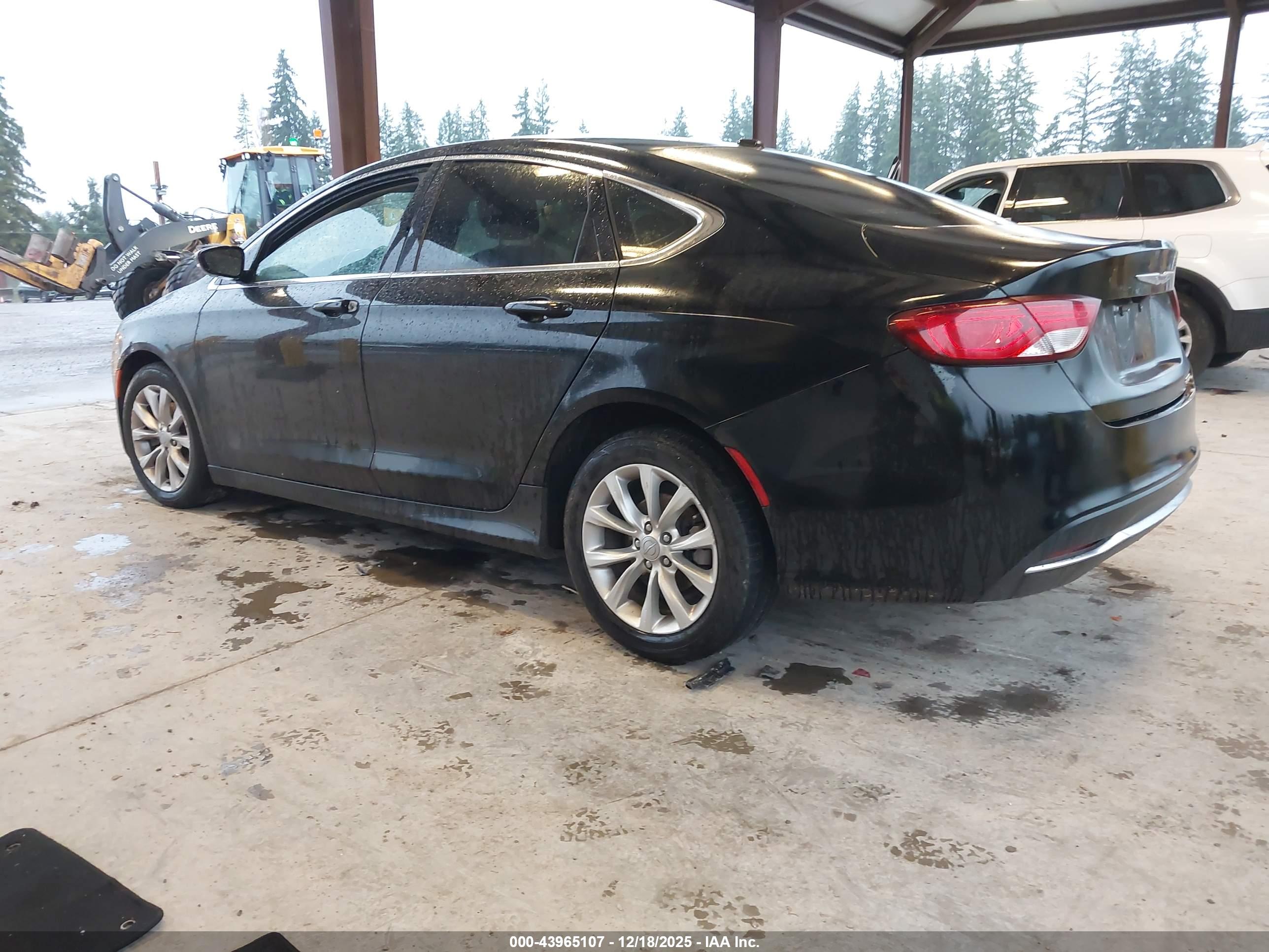 CHRYSLER 200 image 3