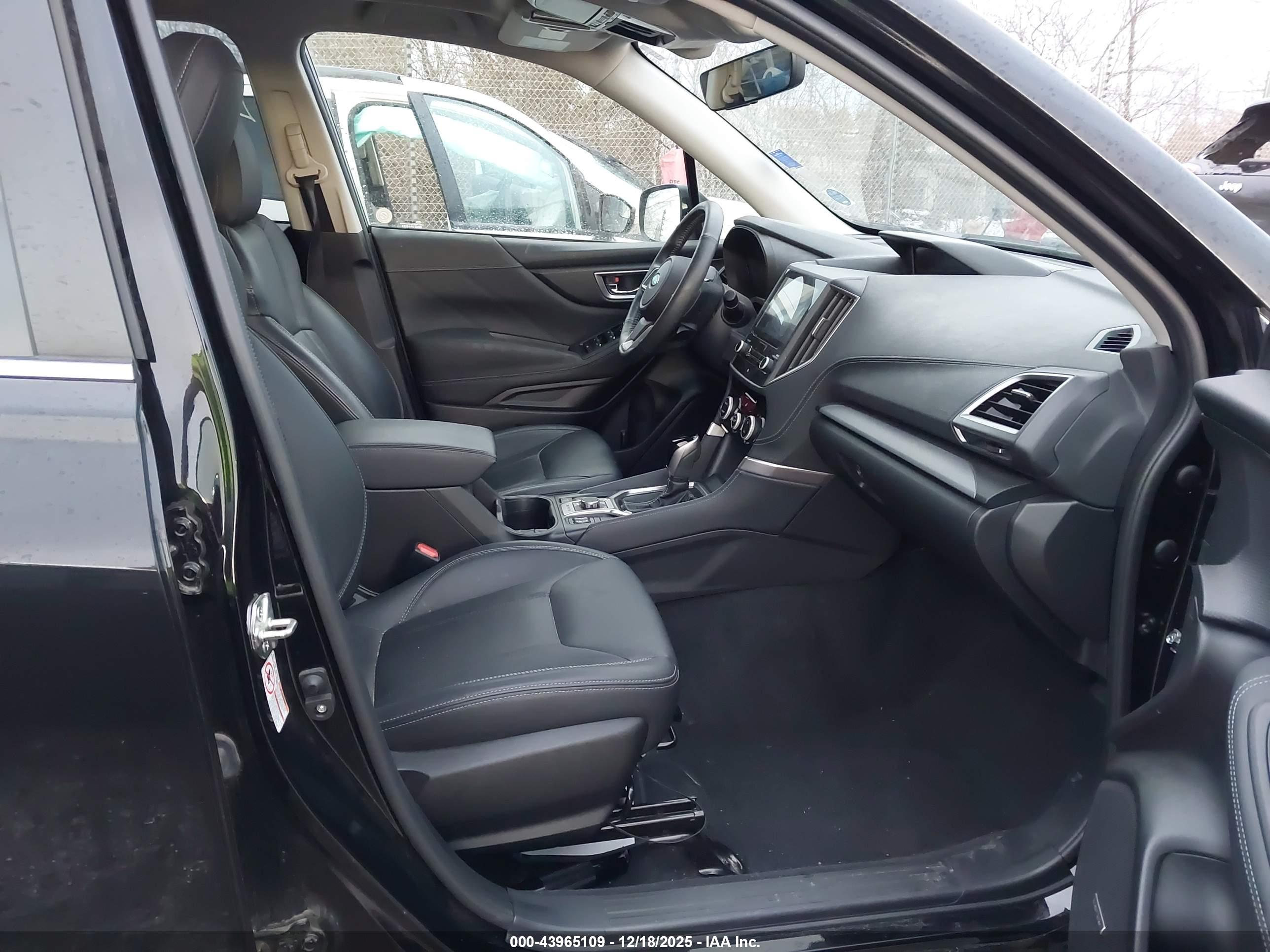 SUBARU FORESTER image 5