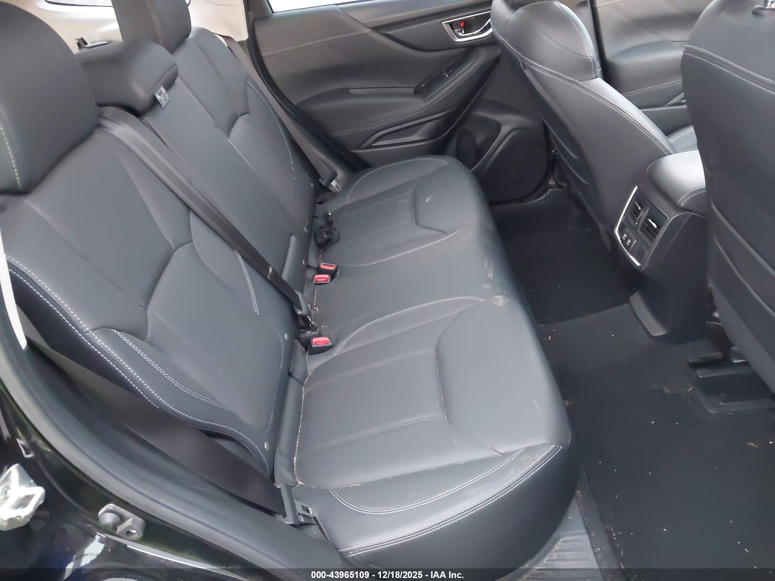 SUBARU FORESTER image 8