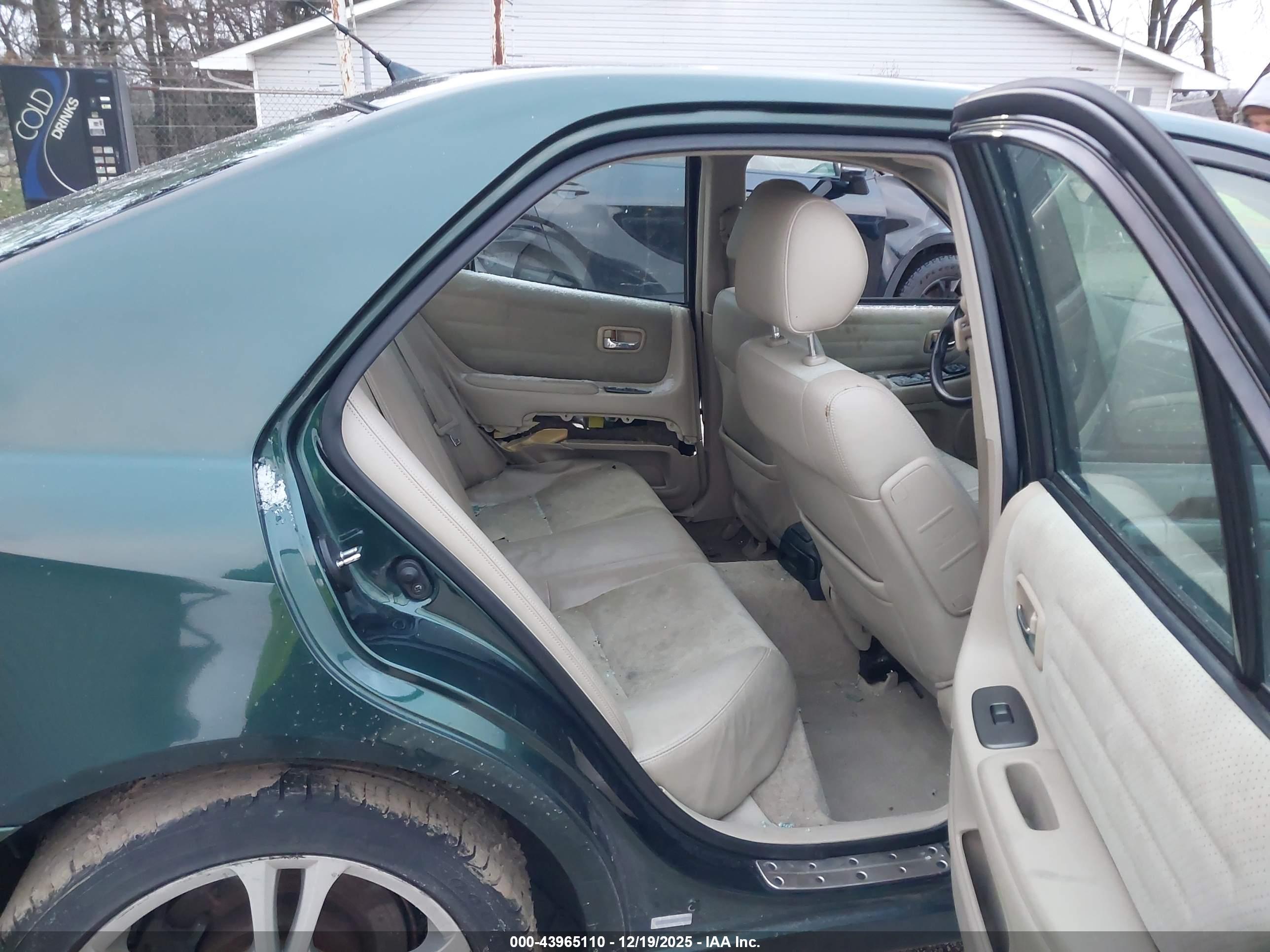 LEXUS IS image 8