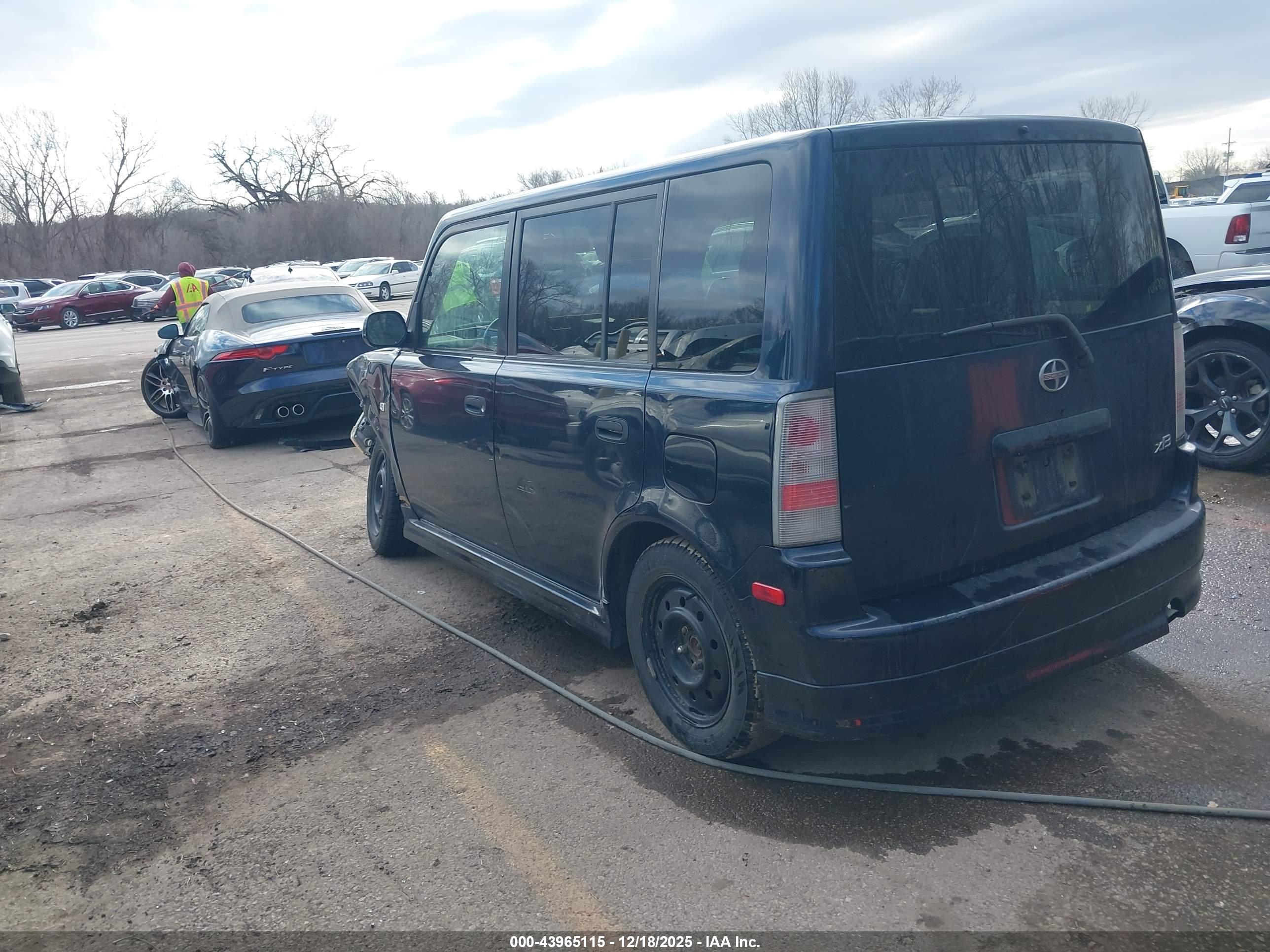 SCION XB image 3