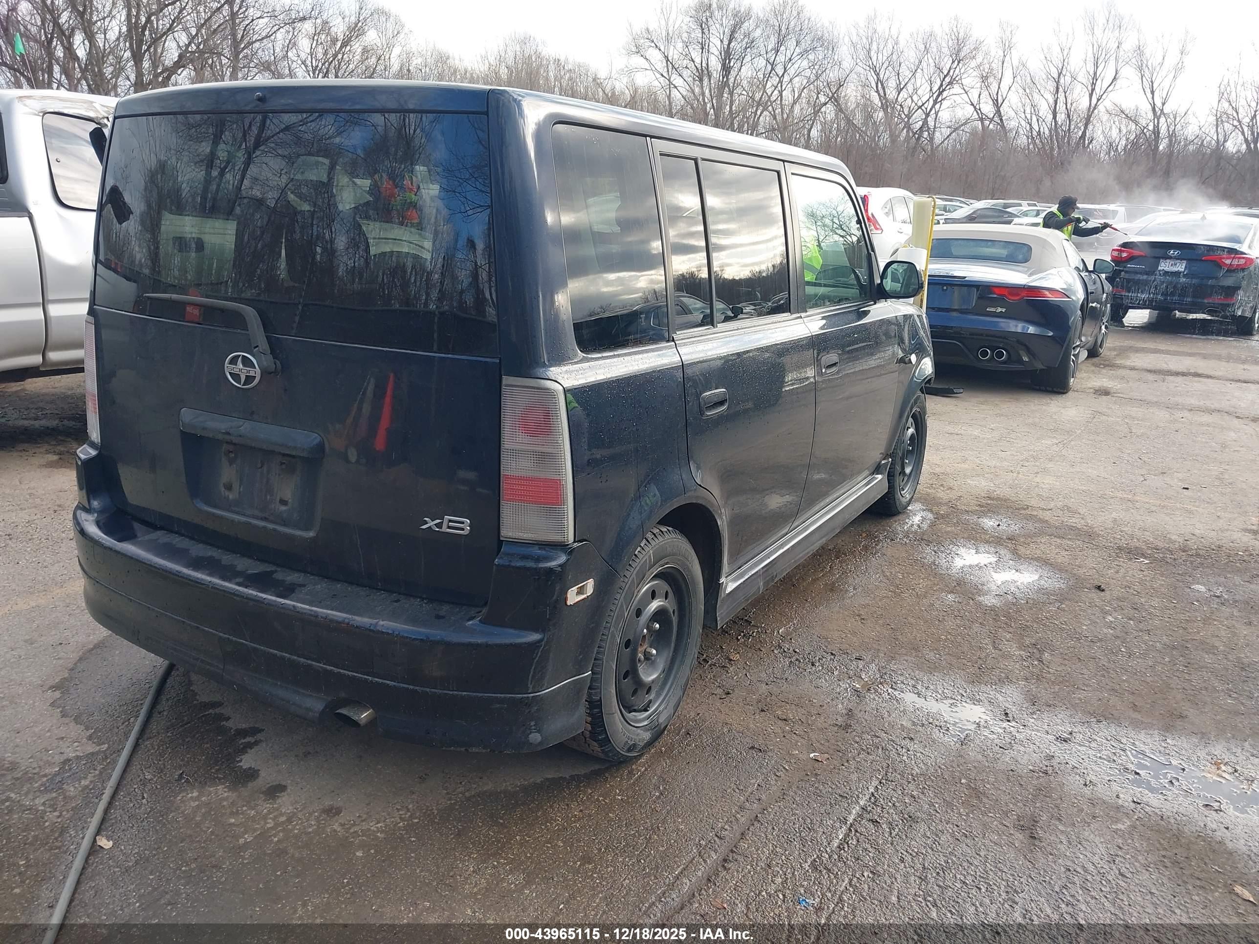 SCION XB image 4