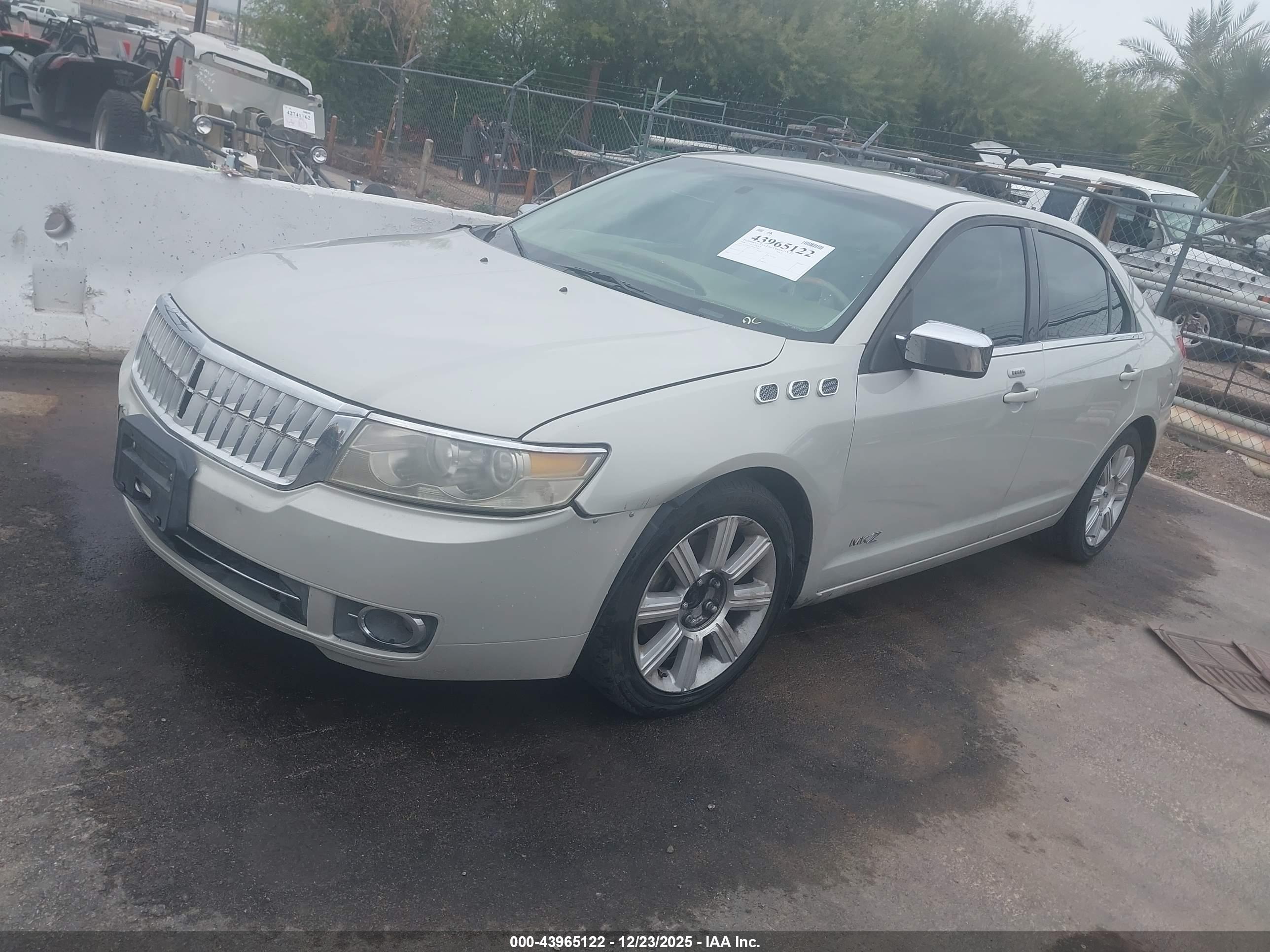 LINCOLN MKZ image 2
