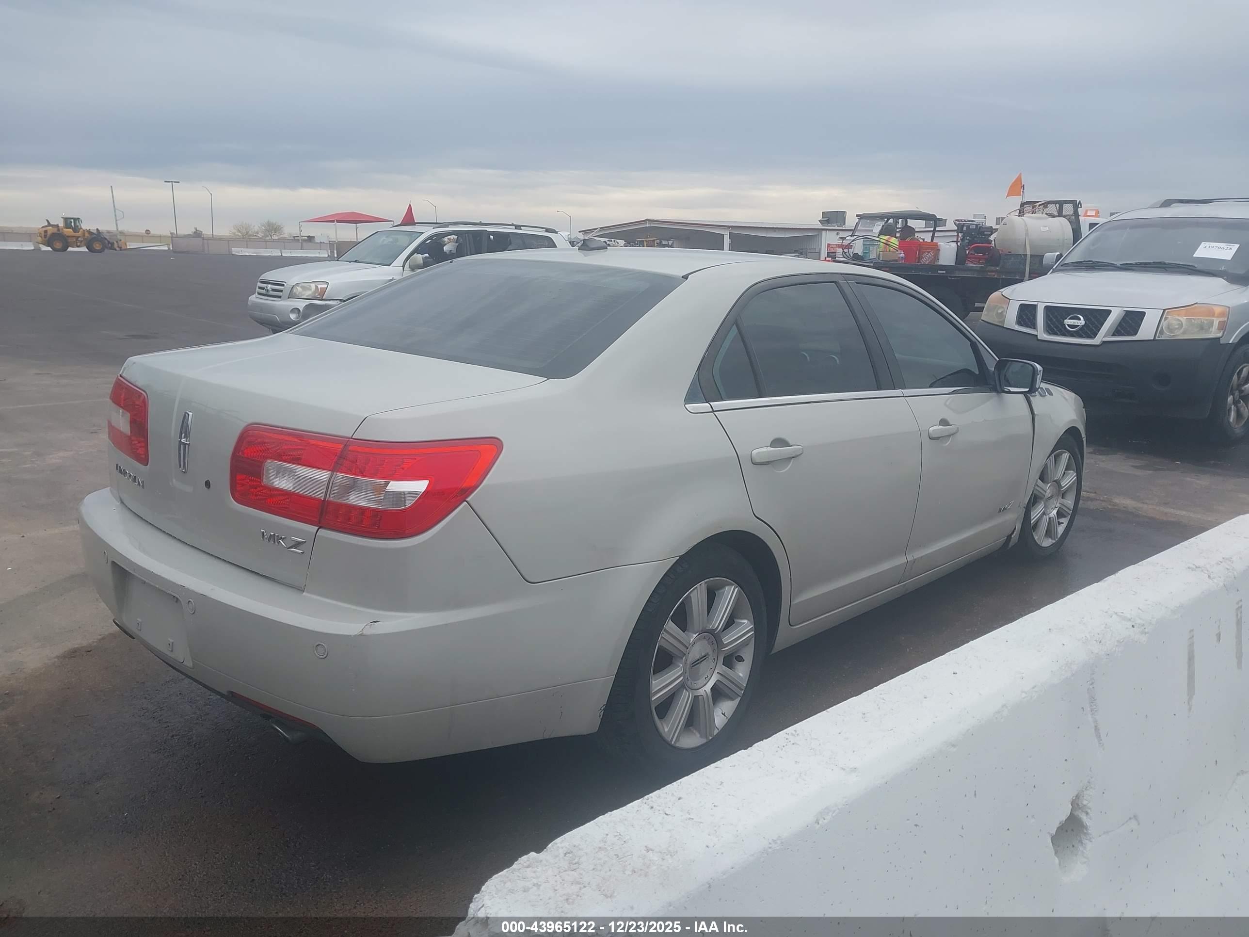 LINCOLN MKZ image 4