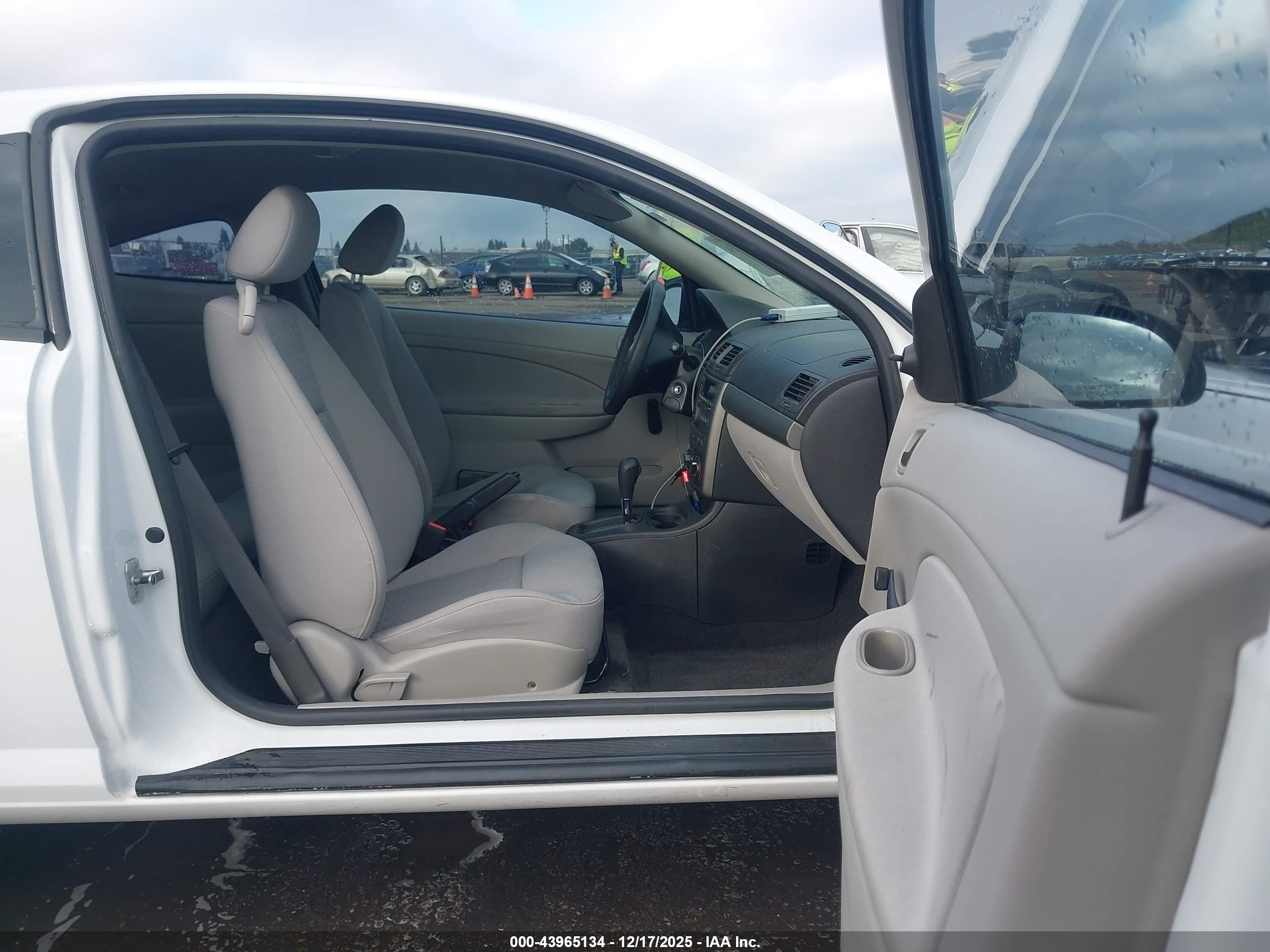 CHEVROLET COBALT image 5