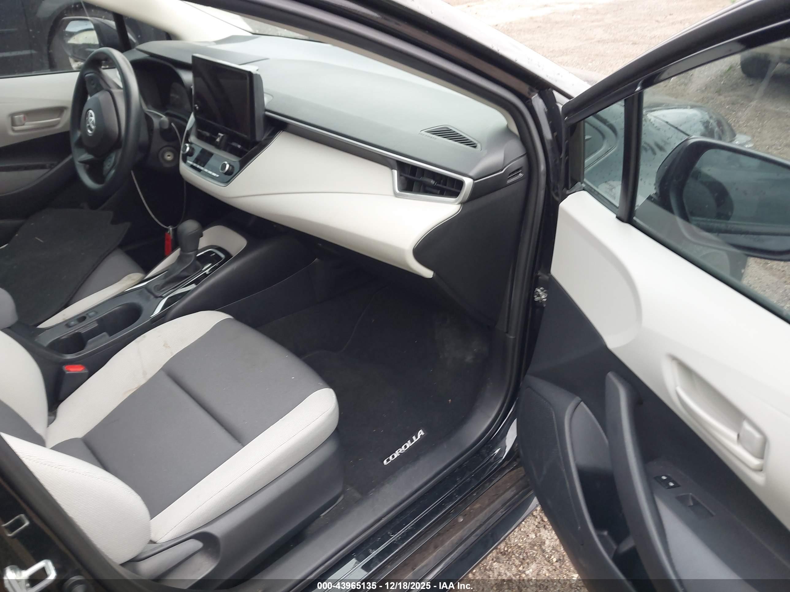 TOYOTA COROLLA image 5