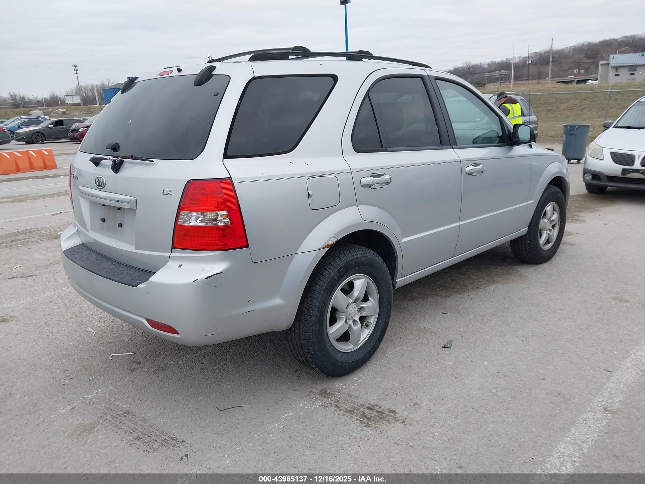 KIA SORENTO image 4