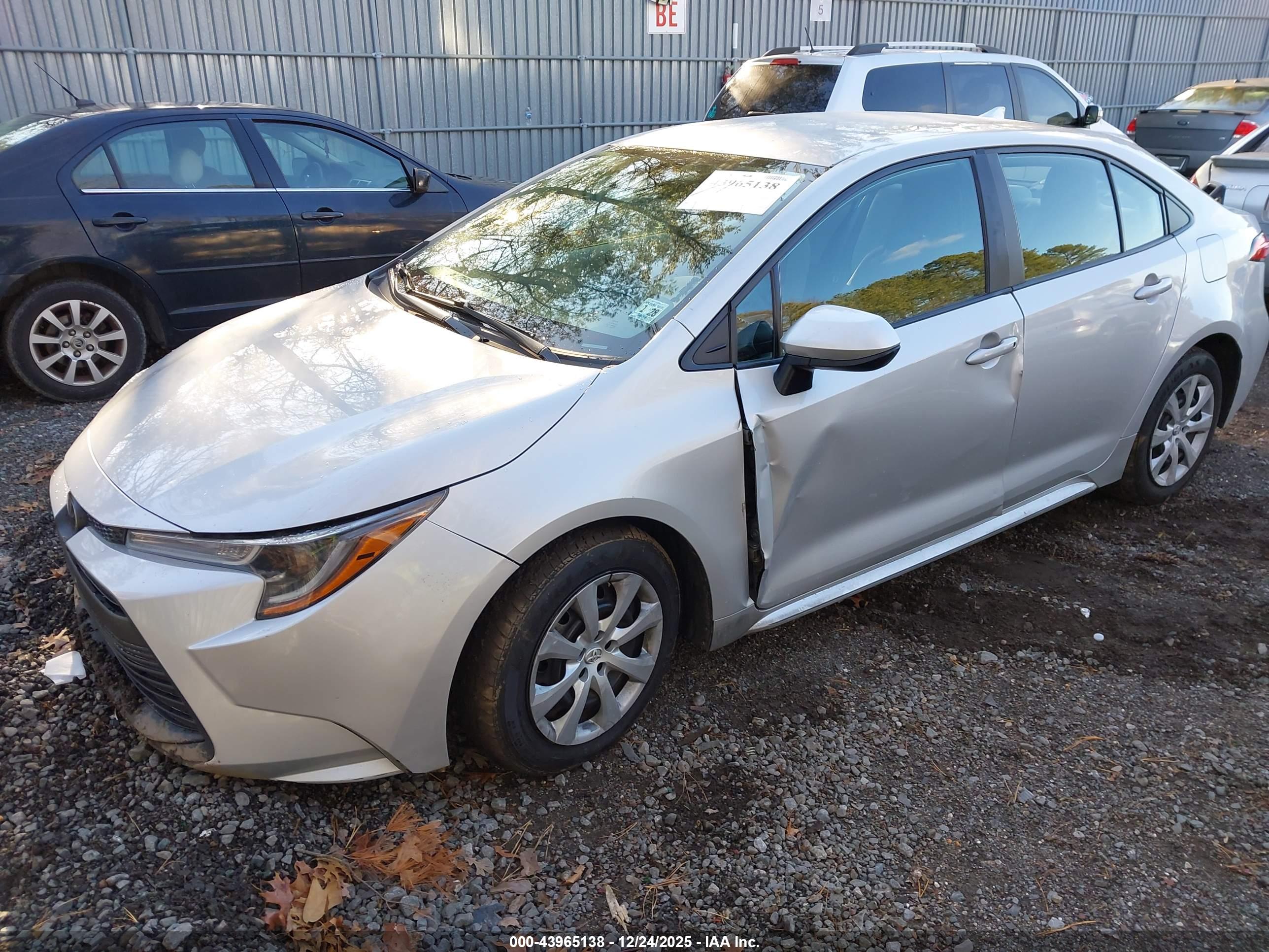 TOYOTA COROLLA image 2