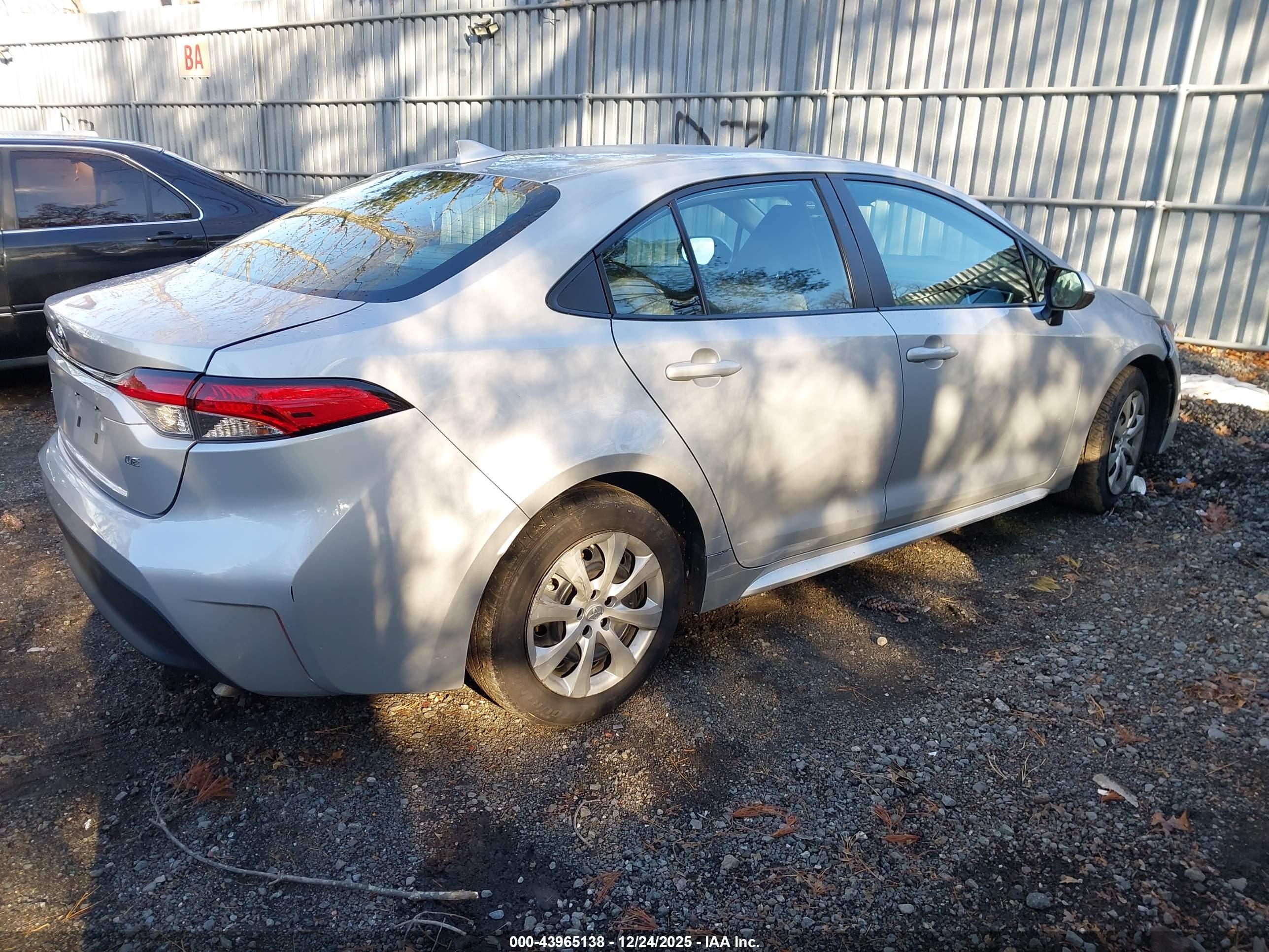 TOYOTA COROLLA image 4