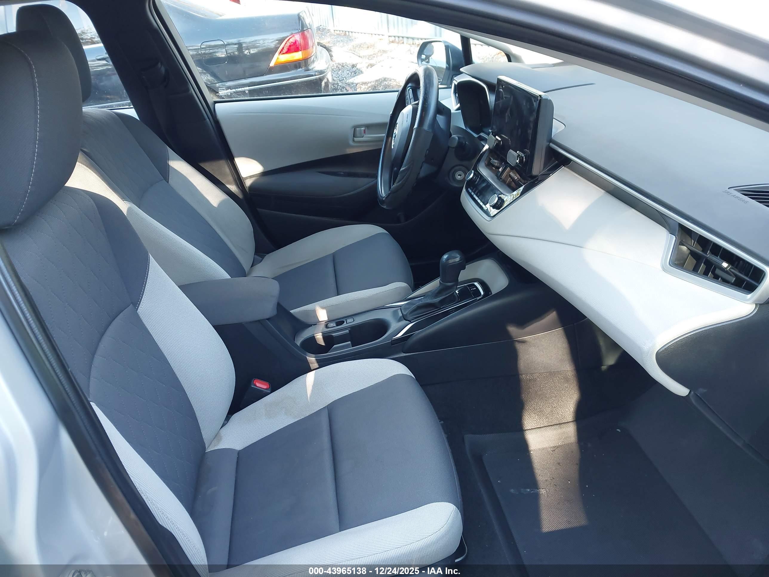 TOYOTA COROLLA image 5
