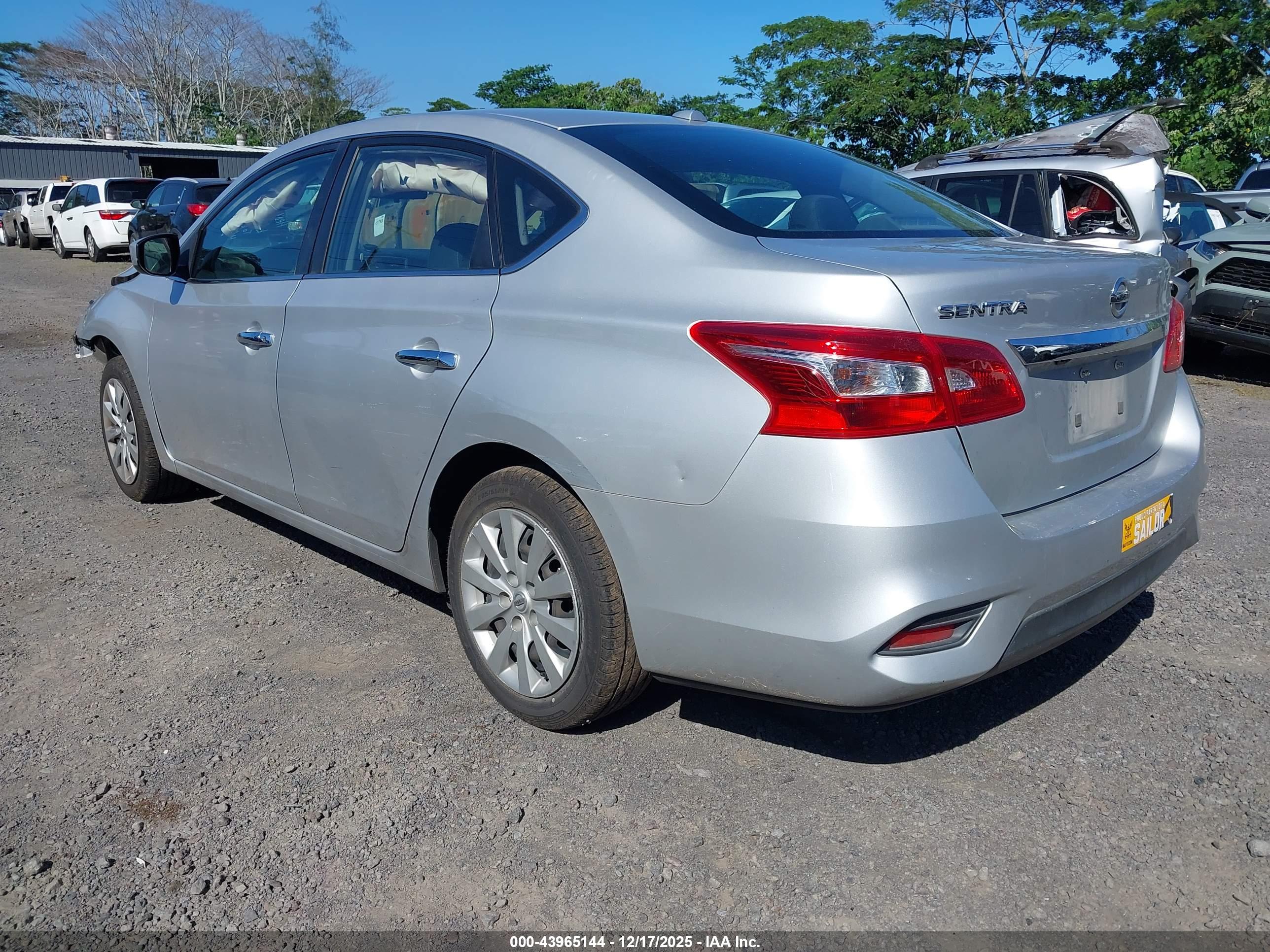 NISSAN SENTRA image 3