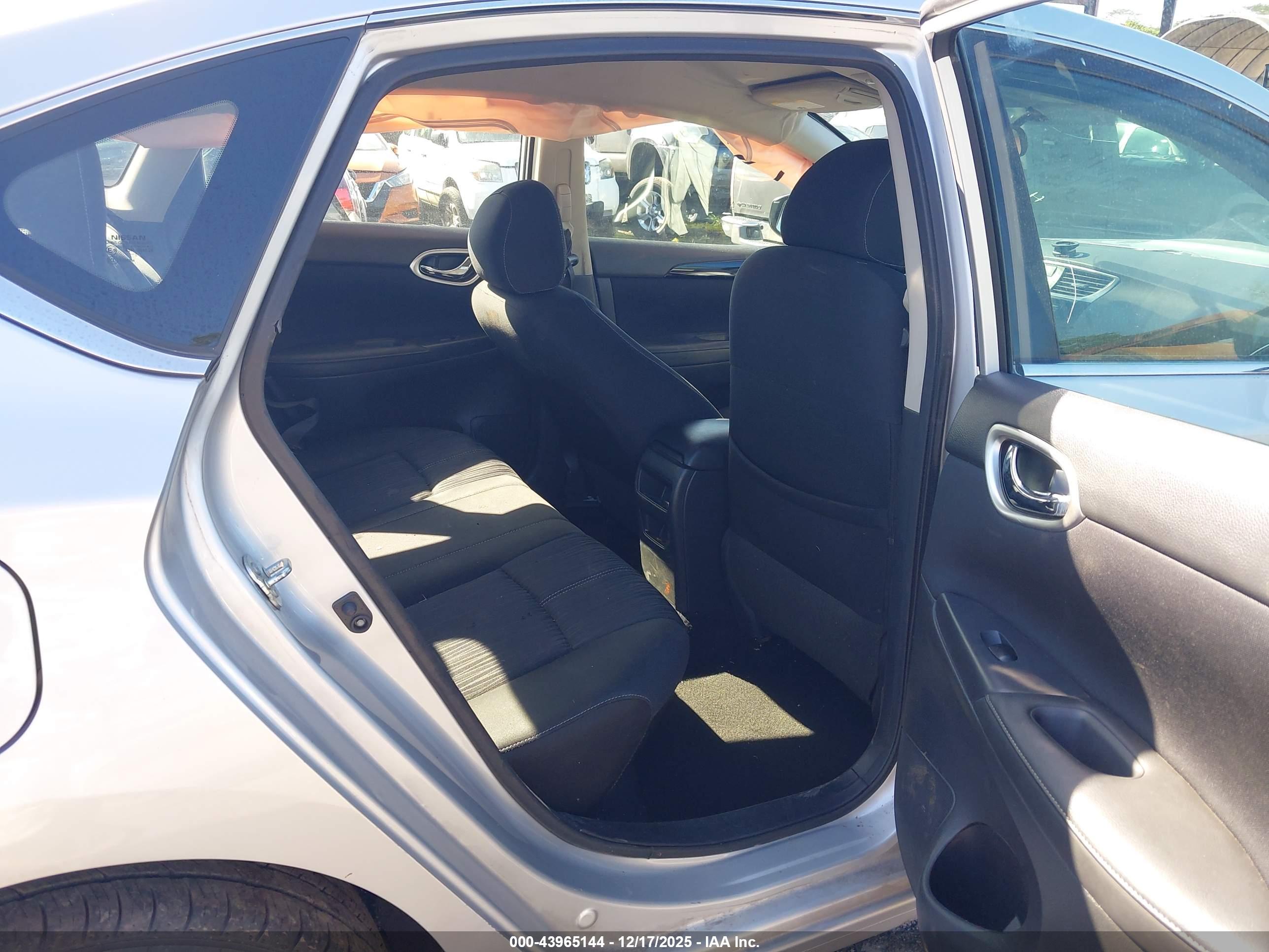 NISSAN SENTRA image 8