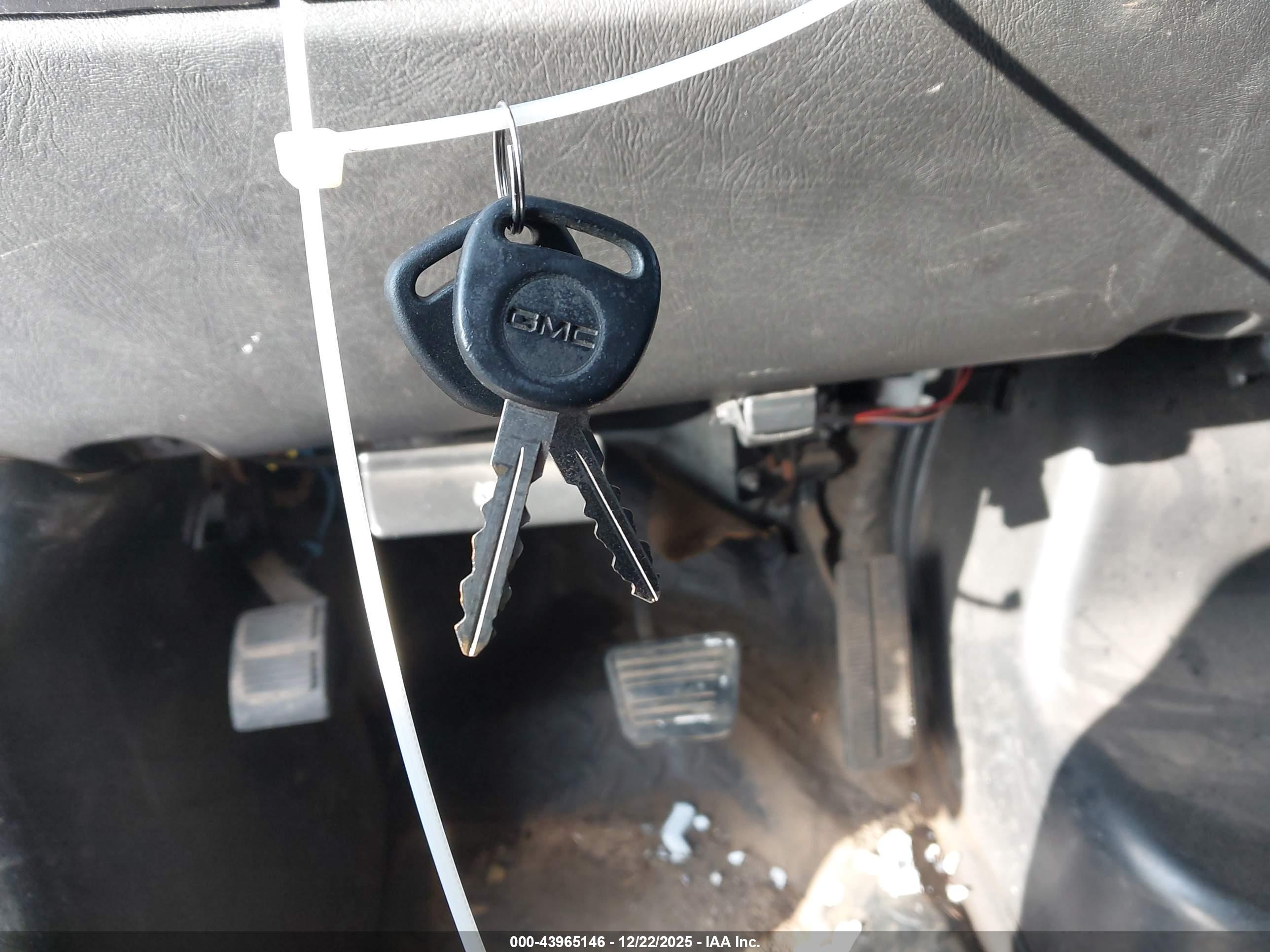 GMC TC5500 image 11