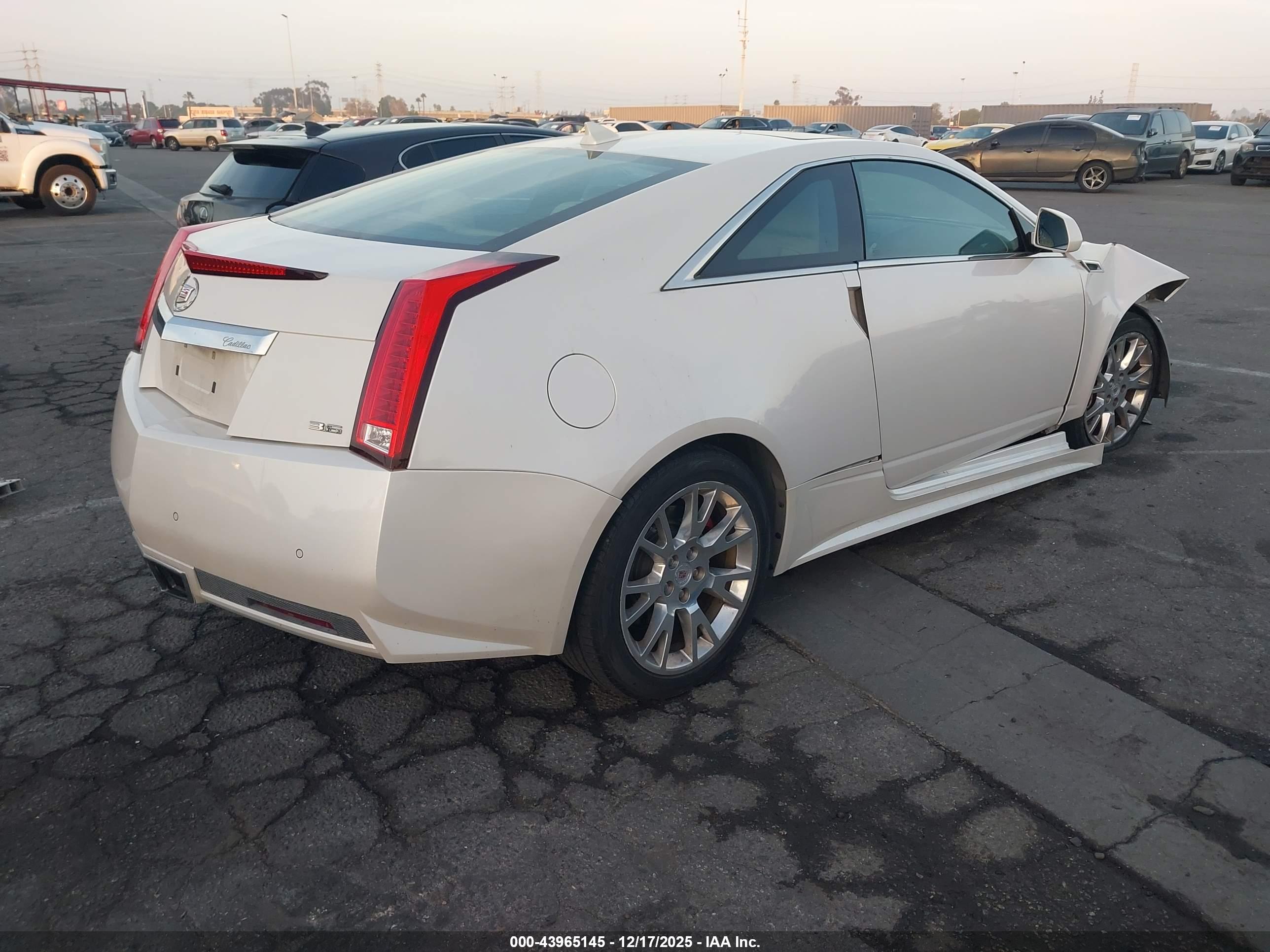 CADILLAC CTS image 4