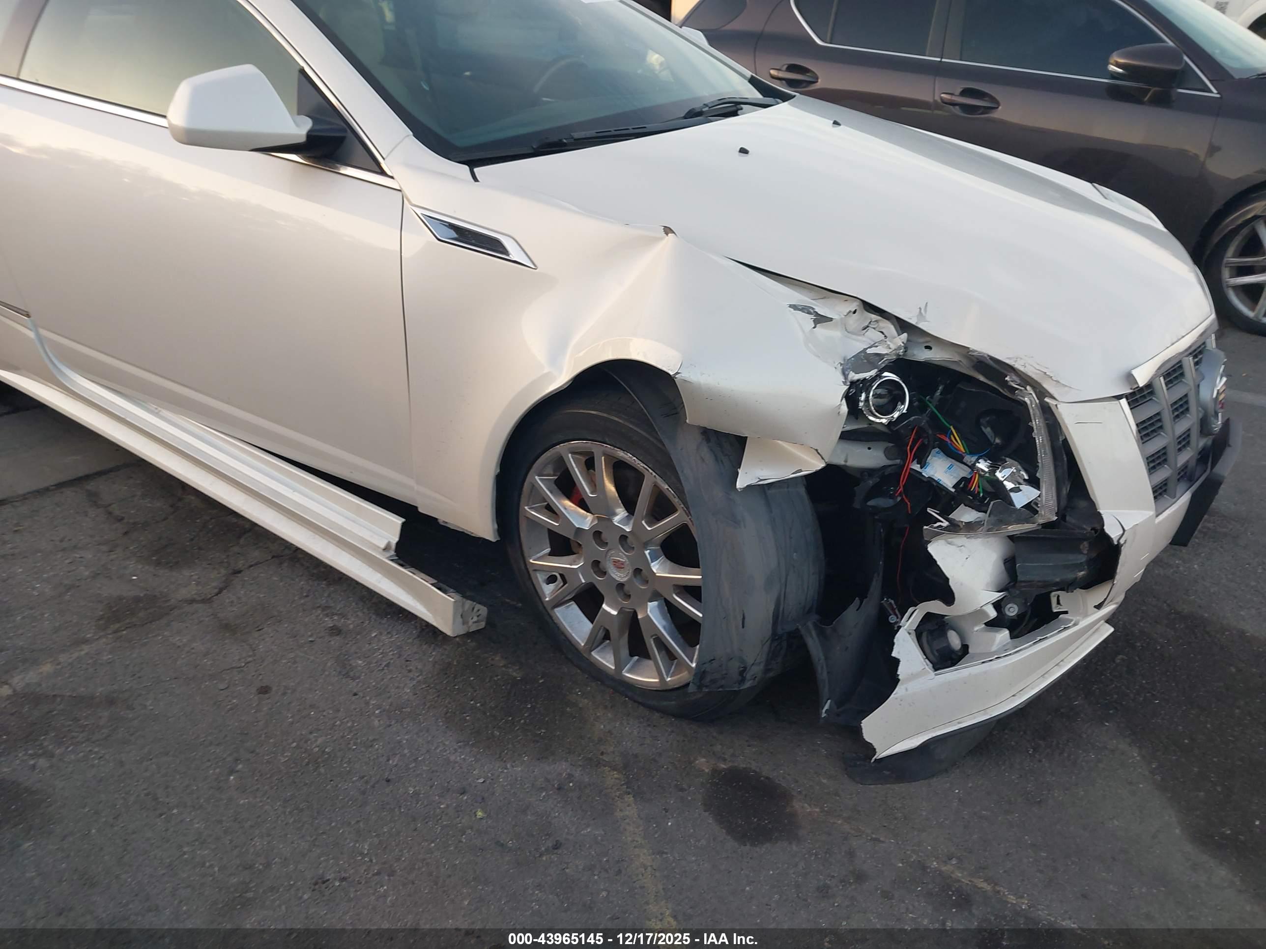 CADILLAC CTS image 6