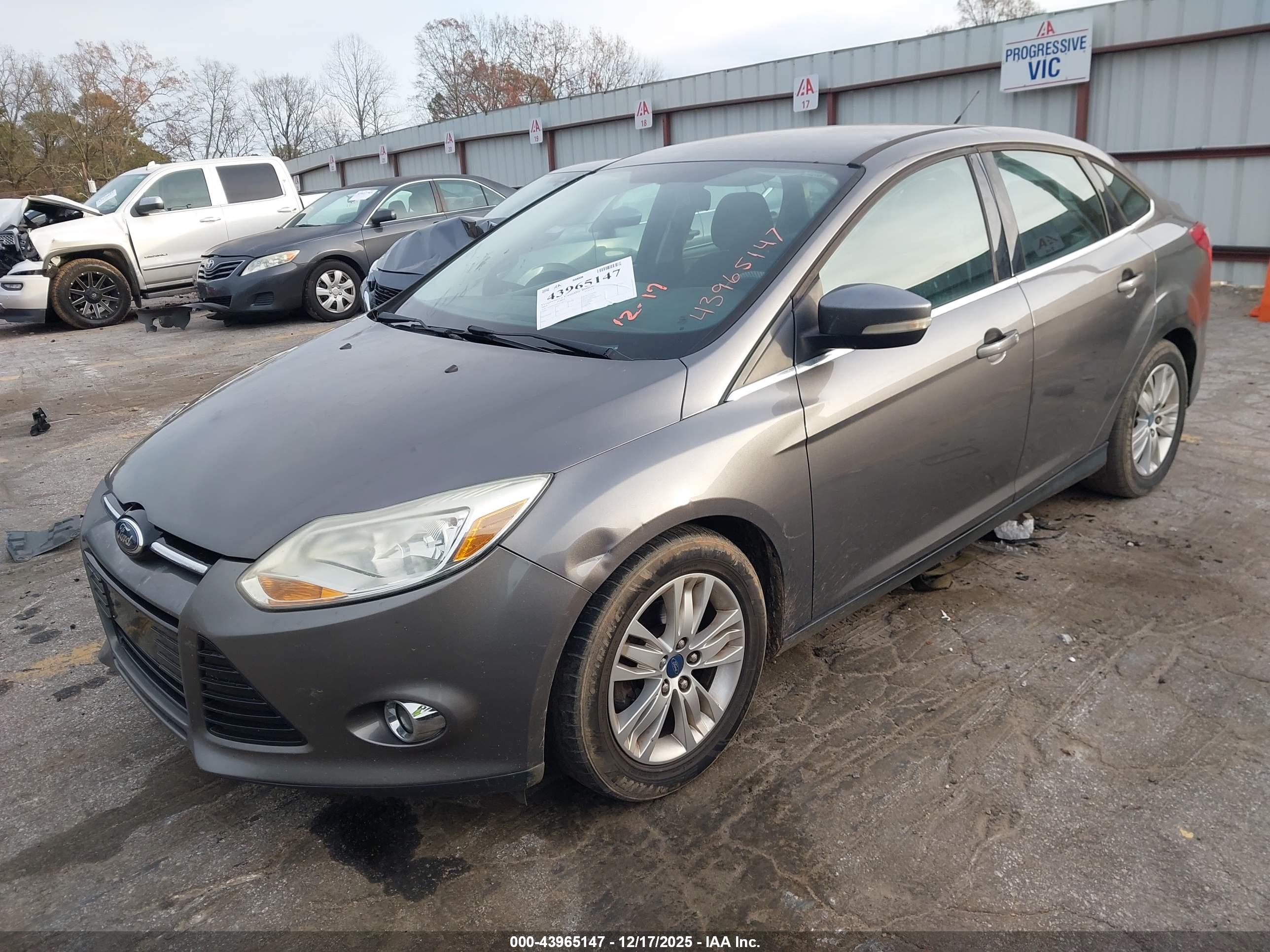 FORD FOCUS image 2