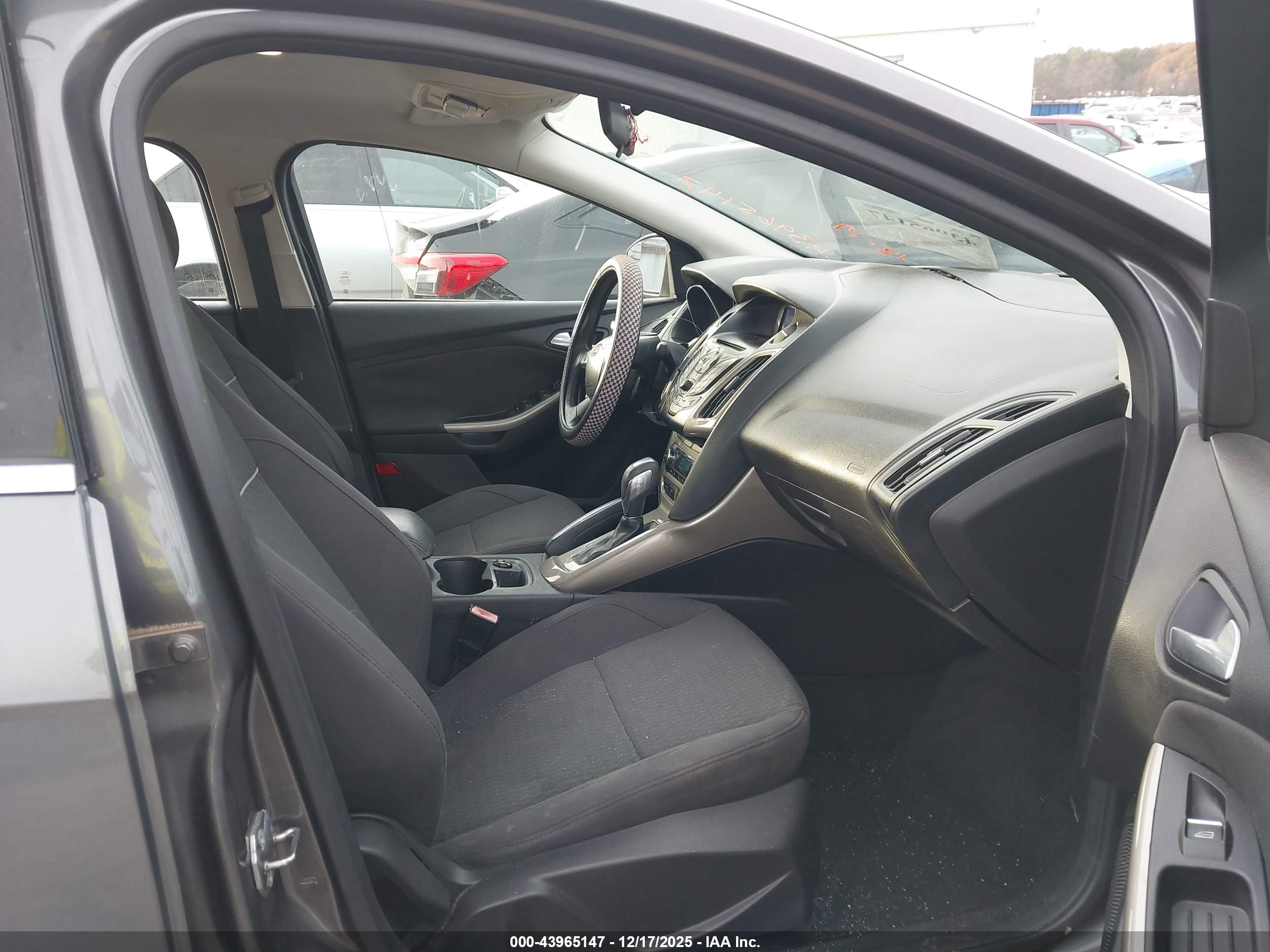 FORD FOCUS image 5