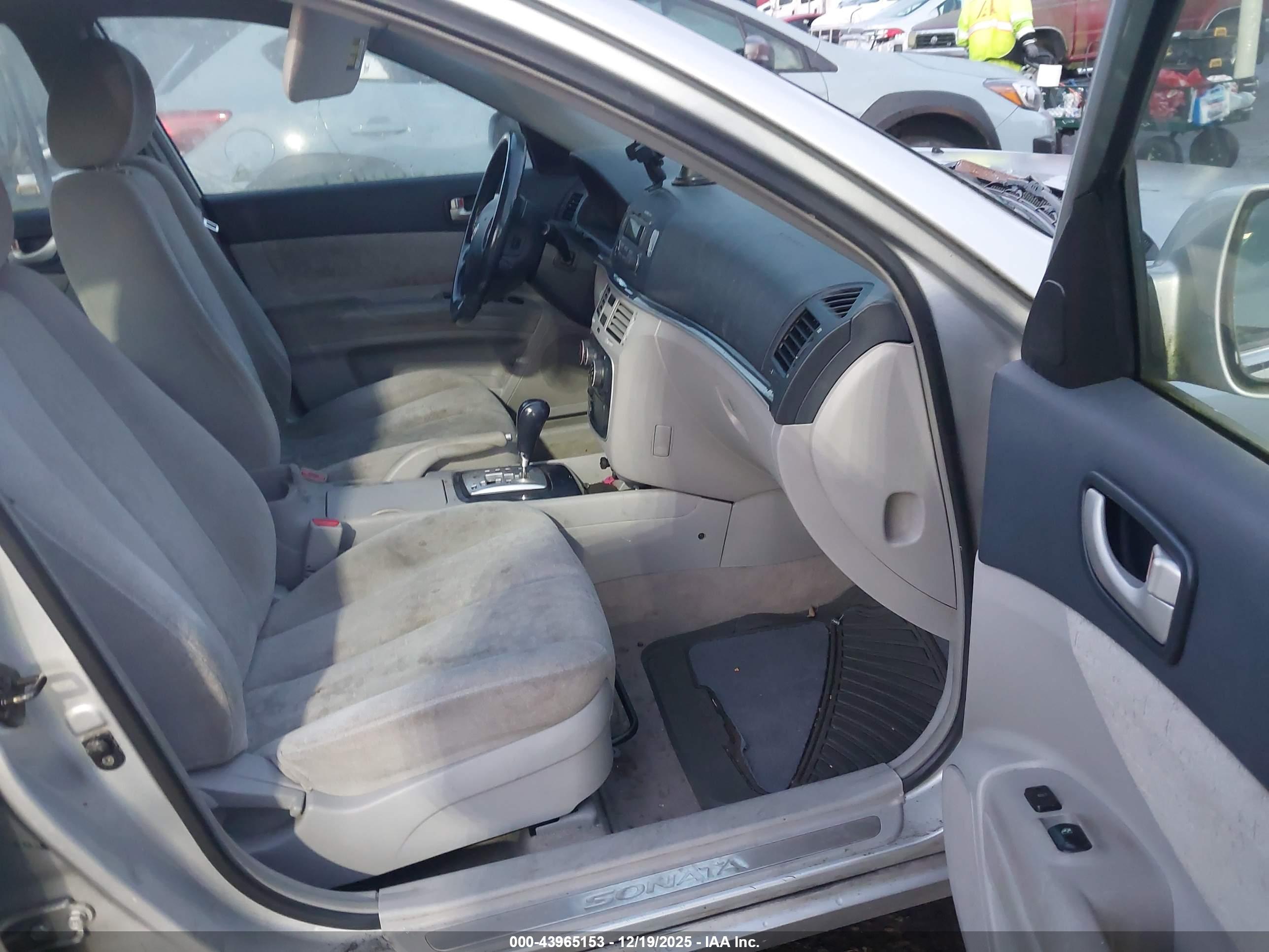 HYUNDAI SONATA image 5