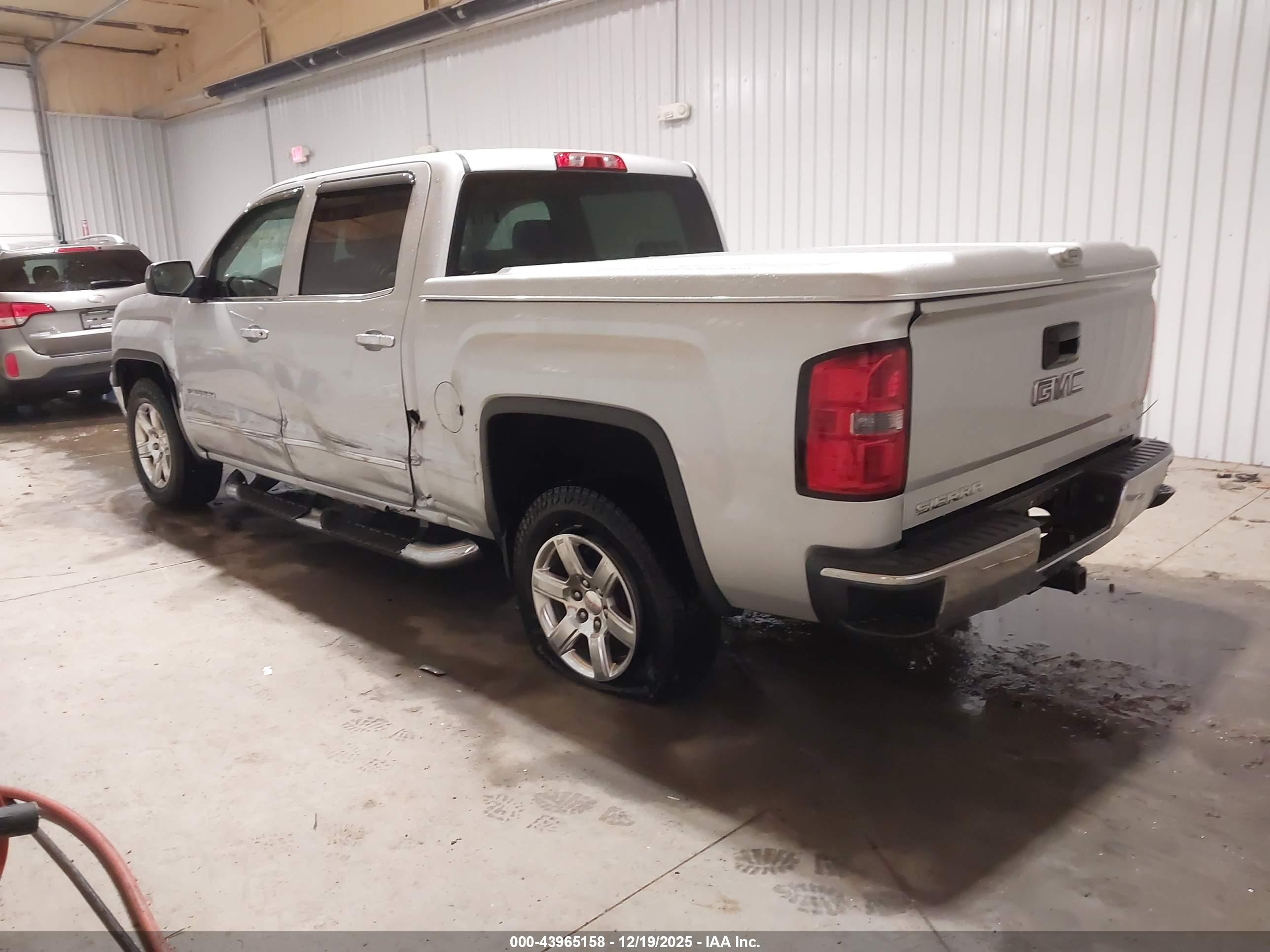 GMC SIERRA image 3