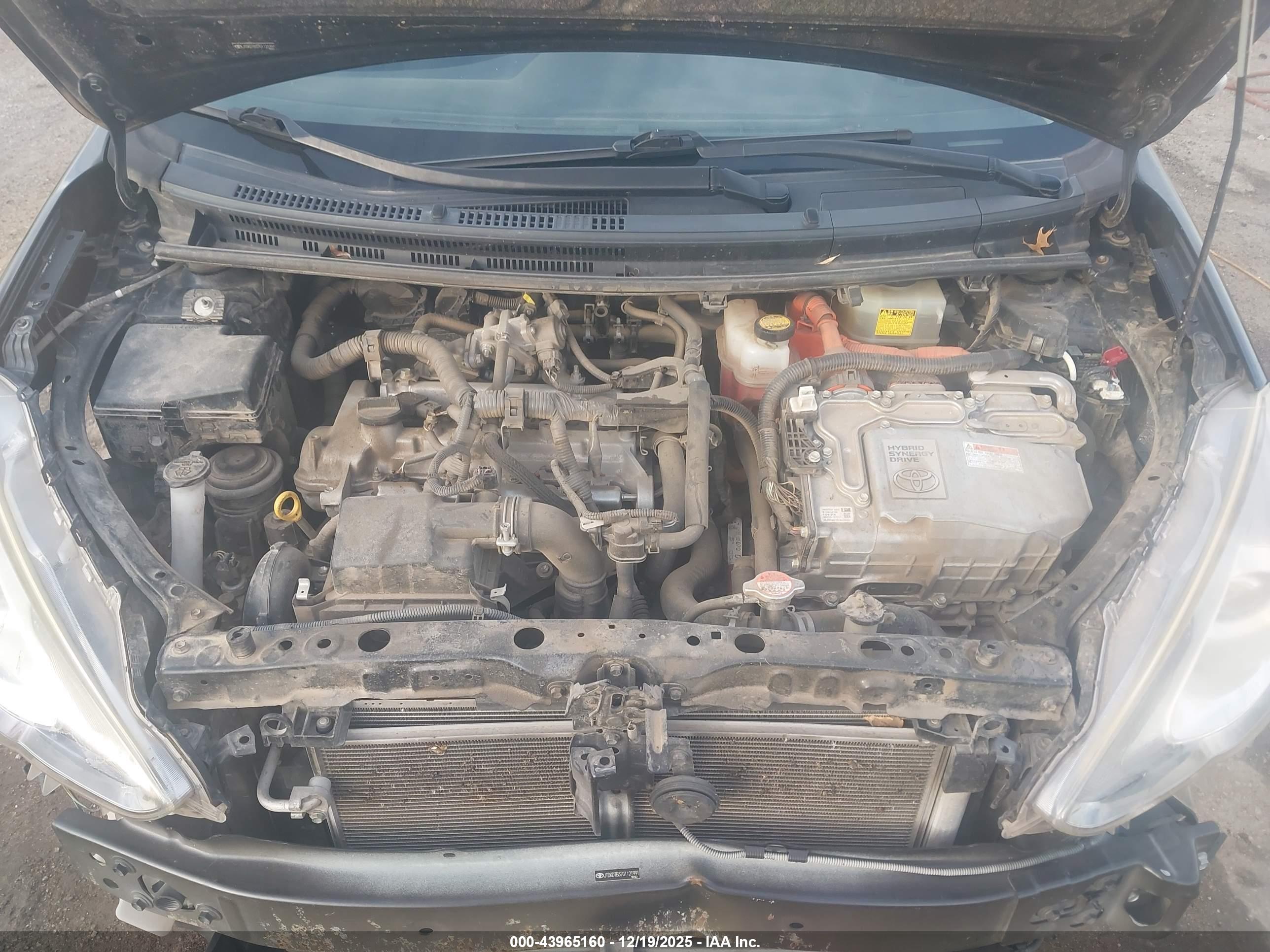 TOYOTA PRIUS image 10