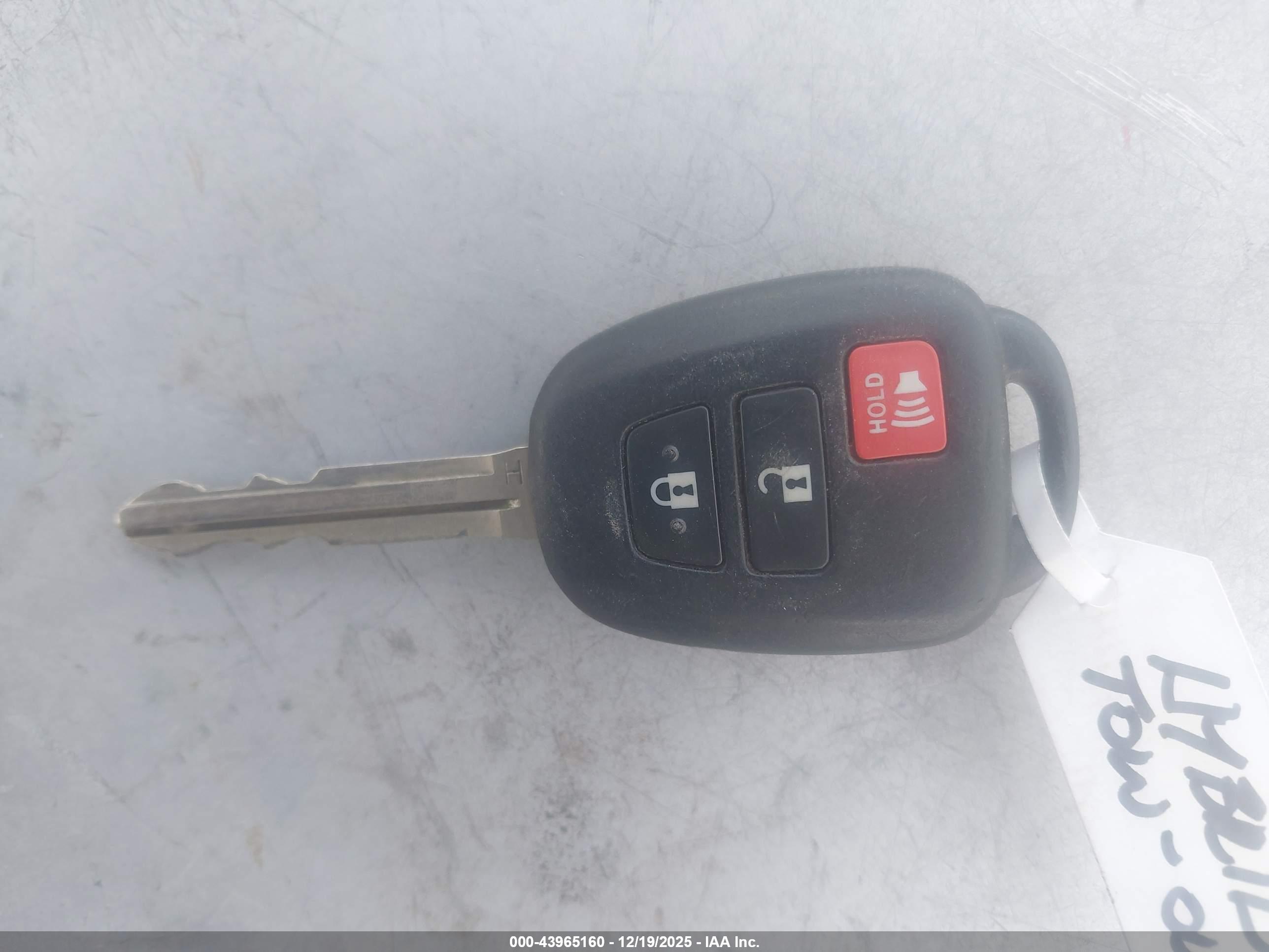 TOYOTA PRIUS image 11