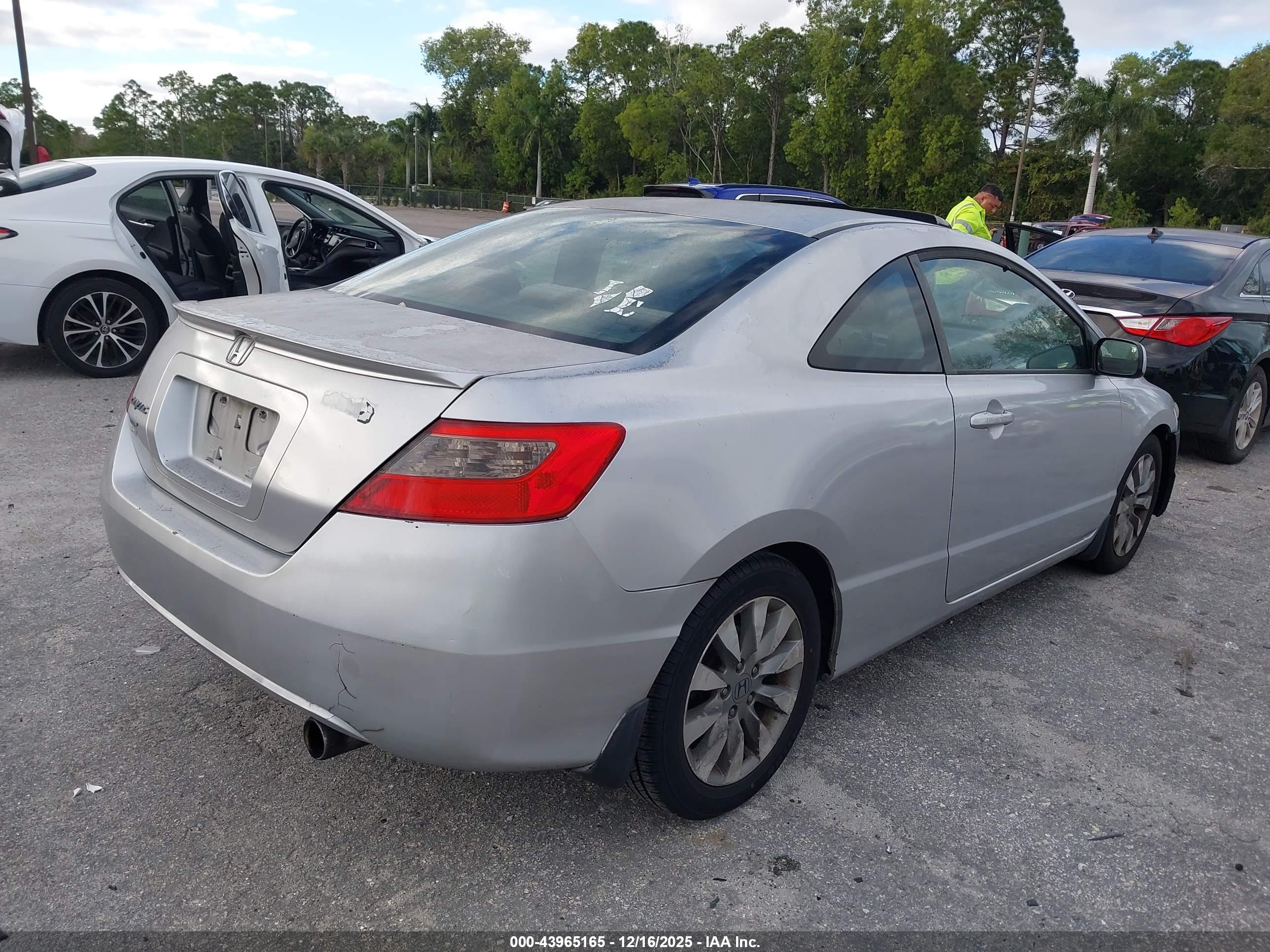 HONDA CIVIC image 6
