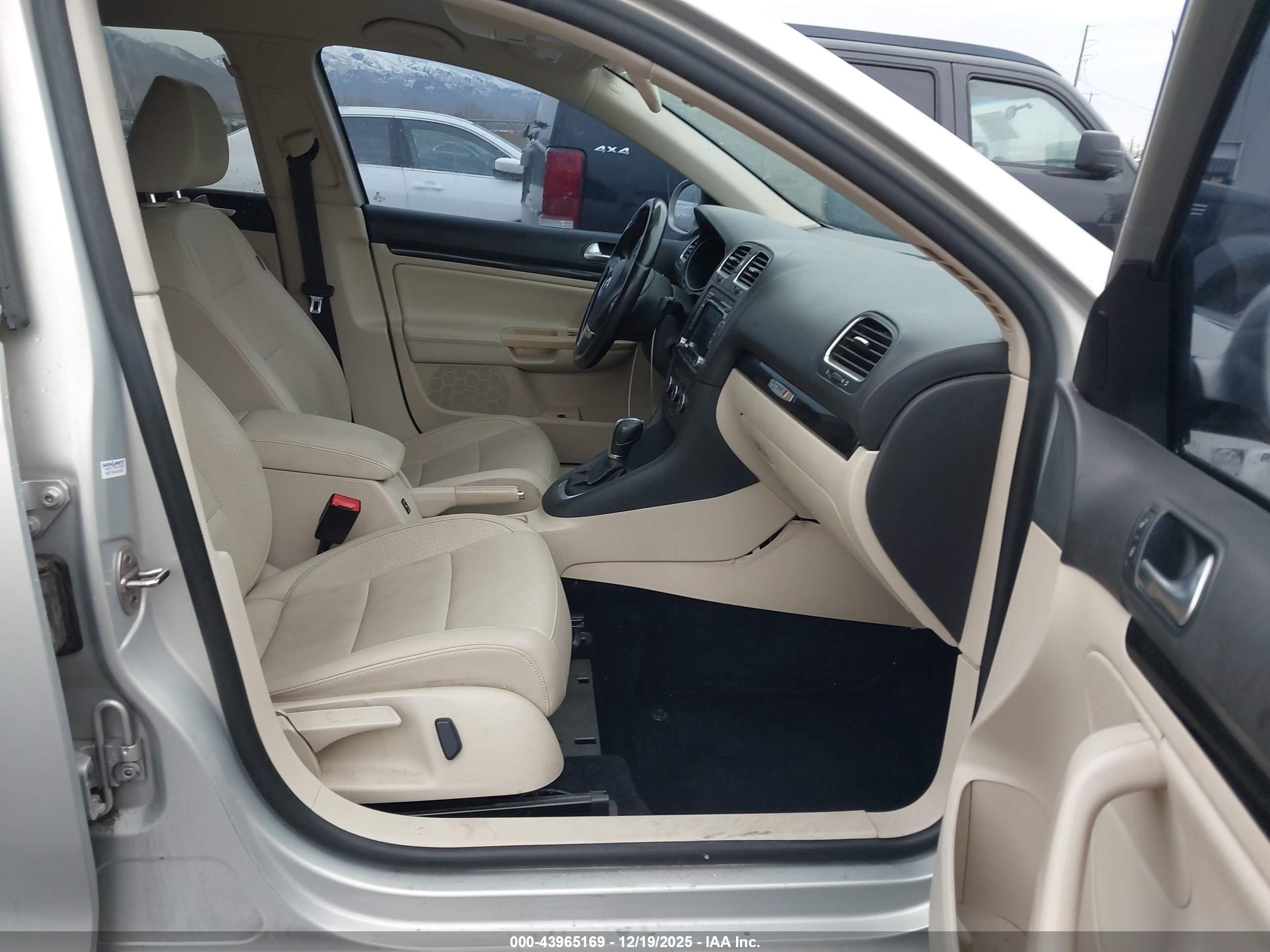 VOLKSWAGEN JETTA image 5