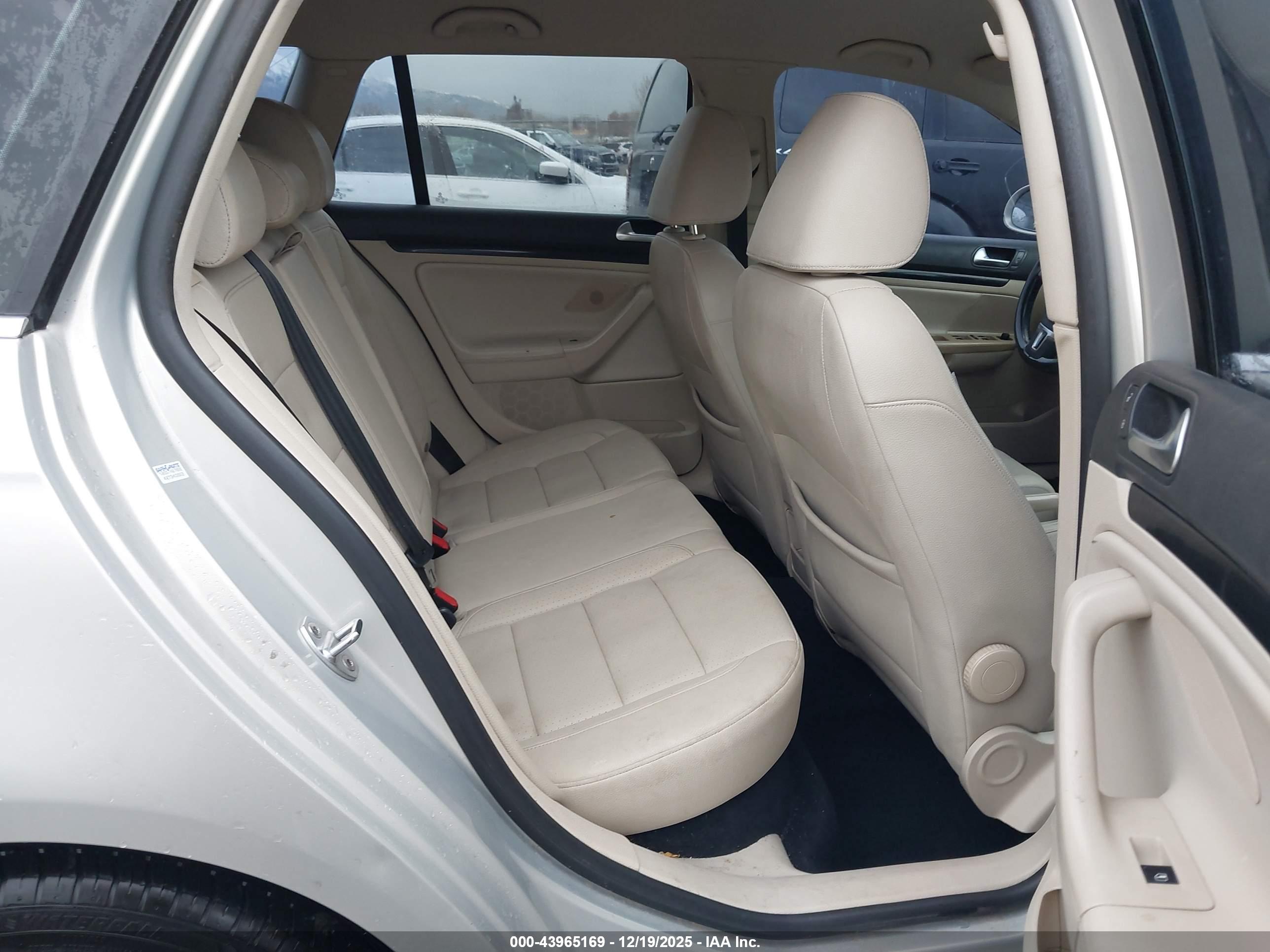 VOLKSWAGEN JETTA image 8