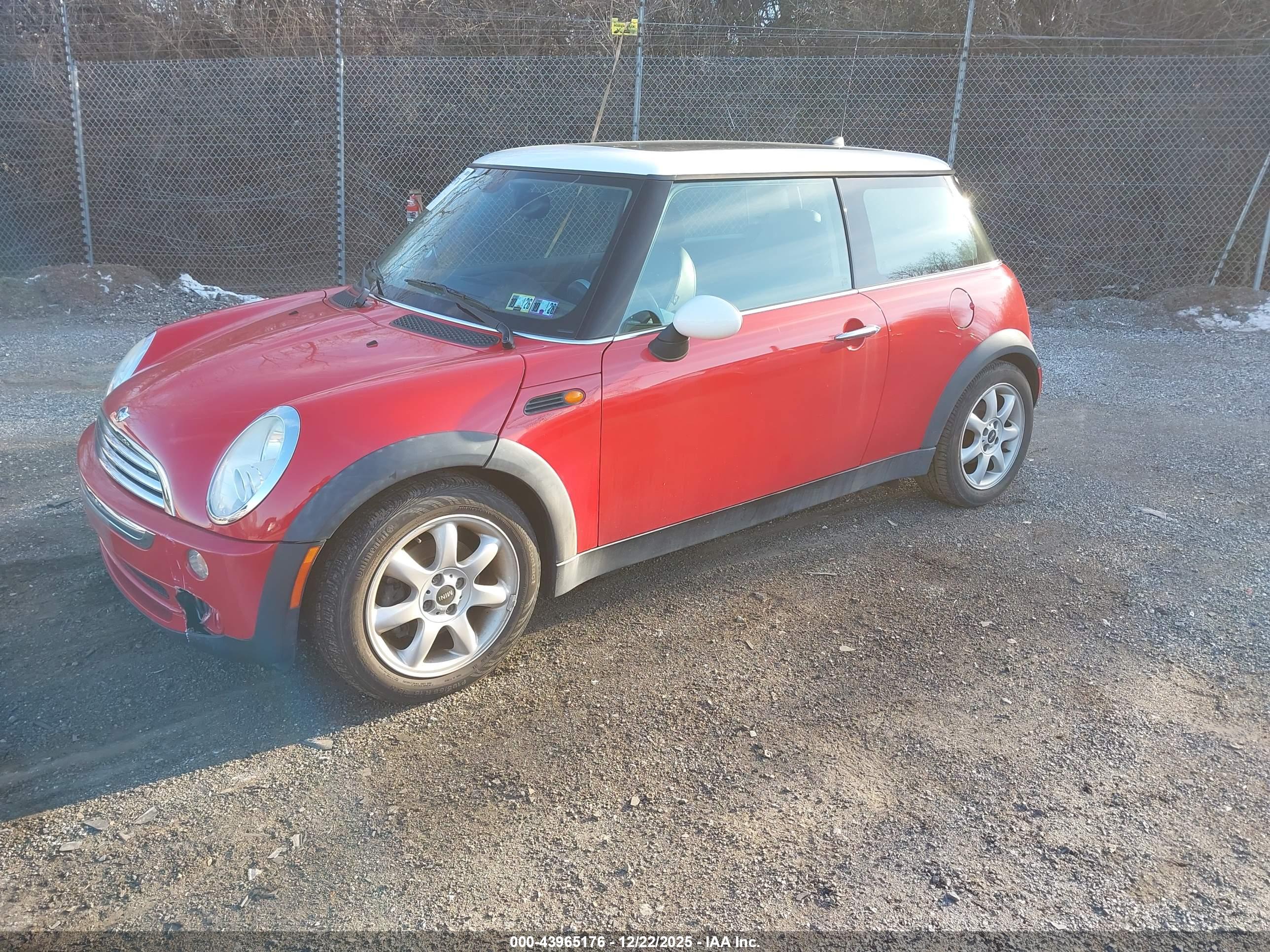 MINI COOPER image 2