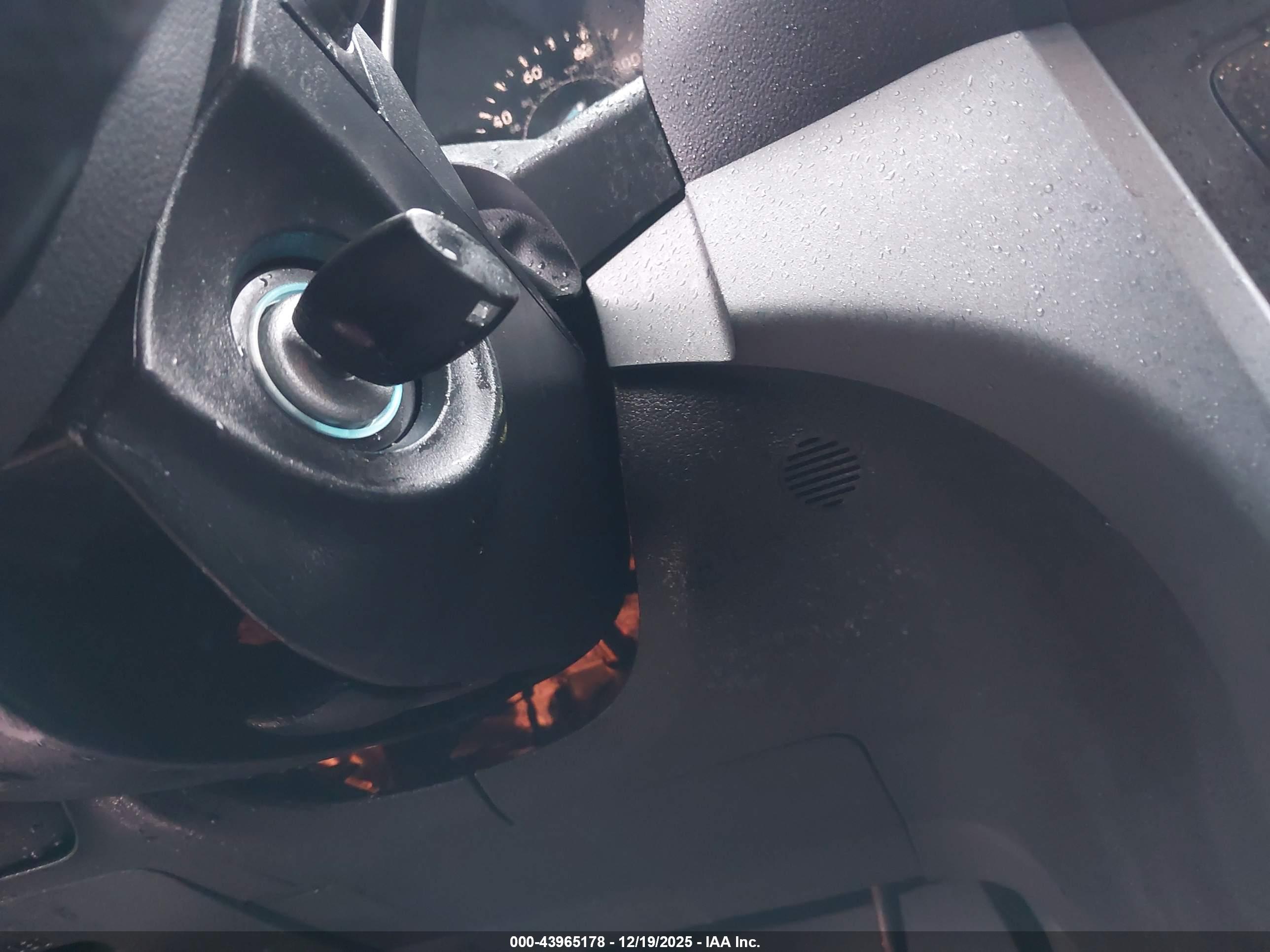 FORD ESCAPE image 11