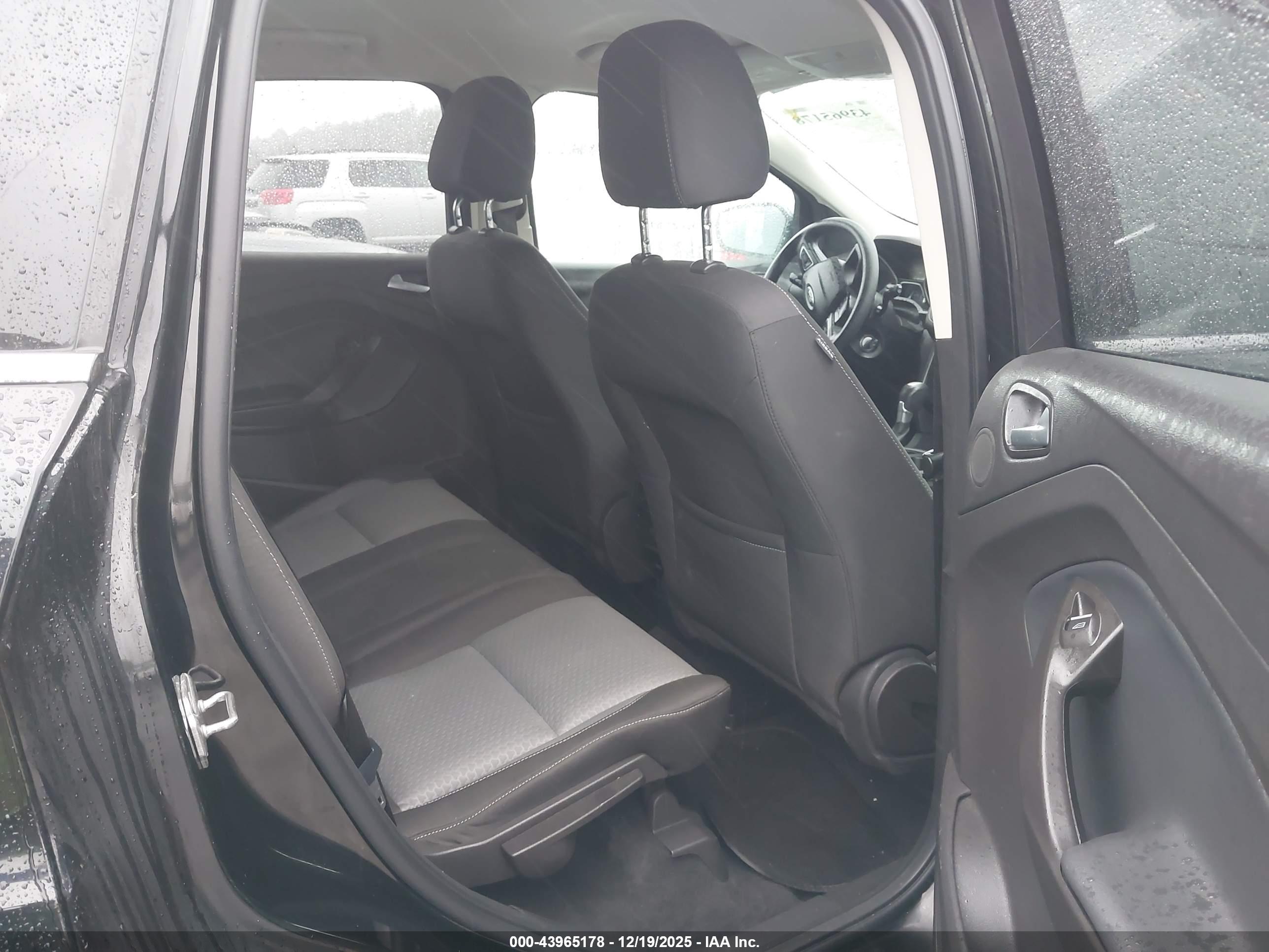 FORD ESCAPE image 8