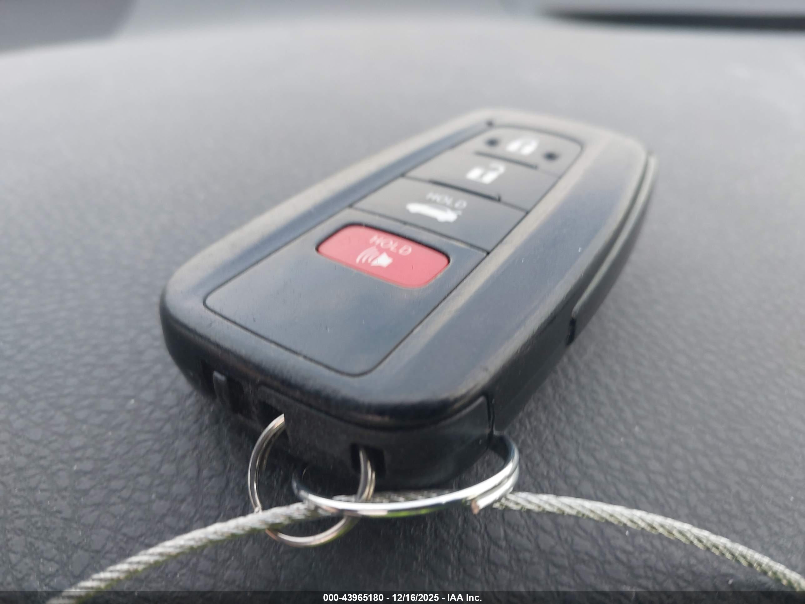 TOYOTA CAMRY image 11