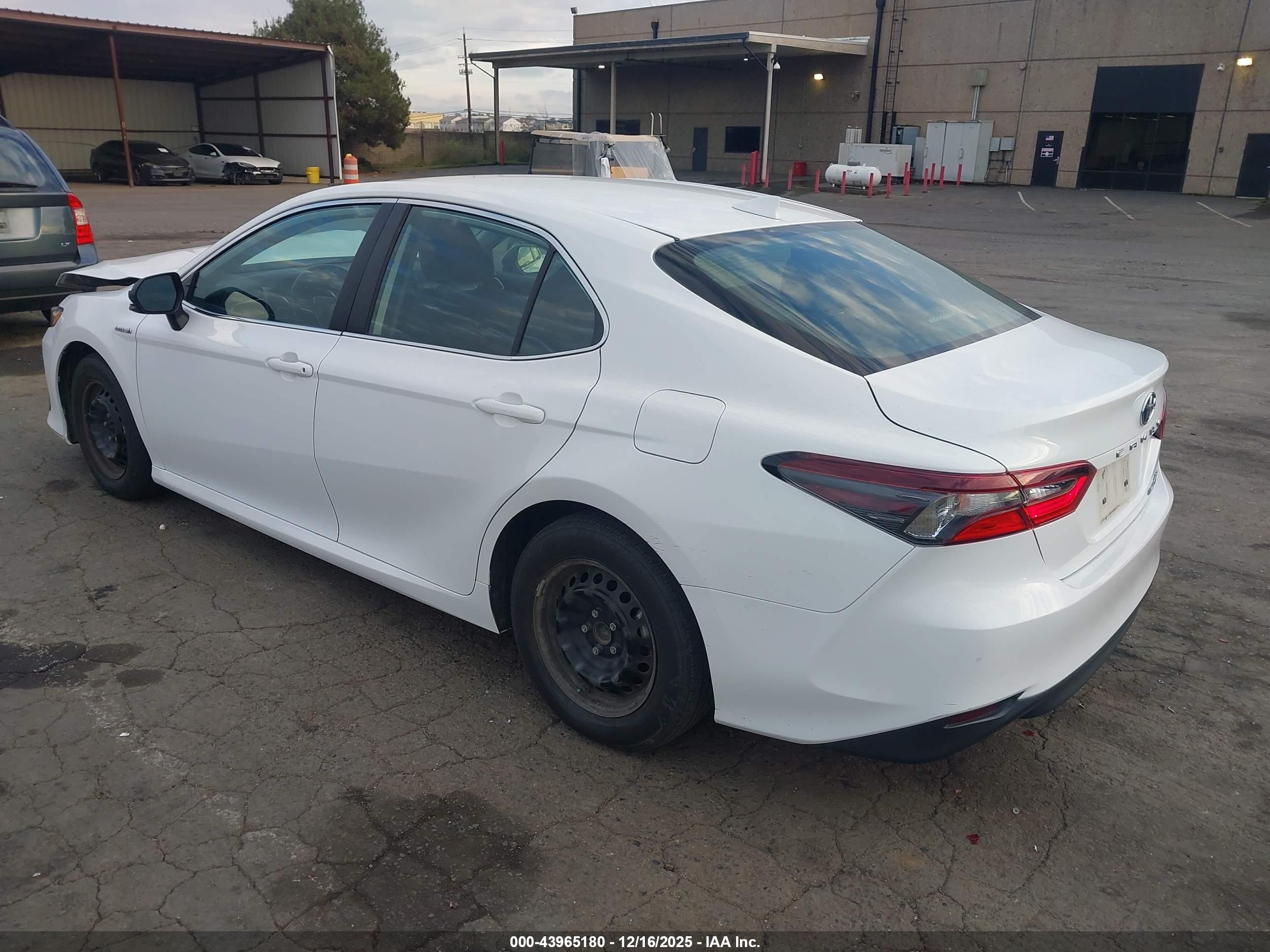 TOYOTA CAMRY image 3