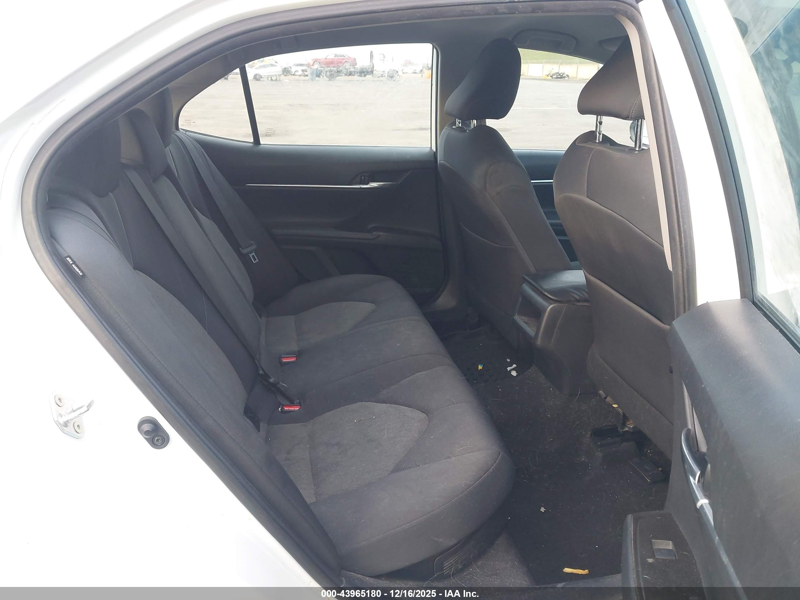 TOYOTA CAMRY image 8