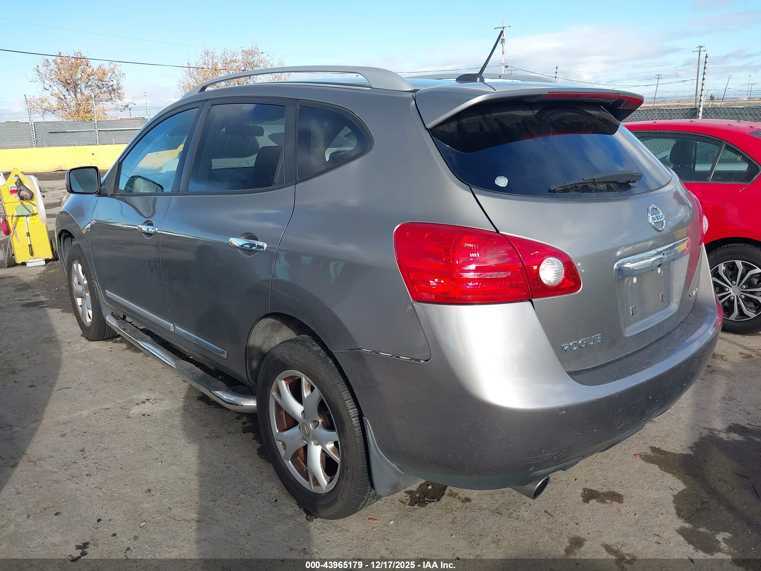 NISSAN ROGUE image 3