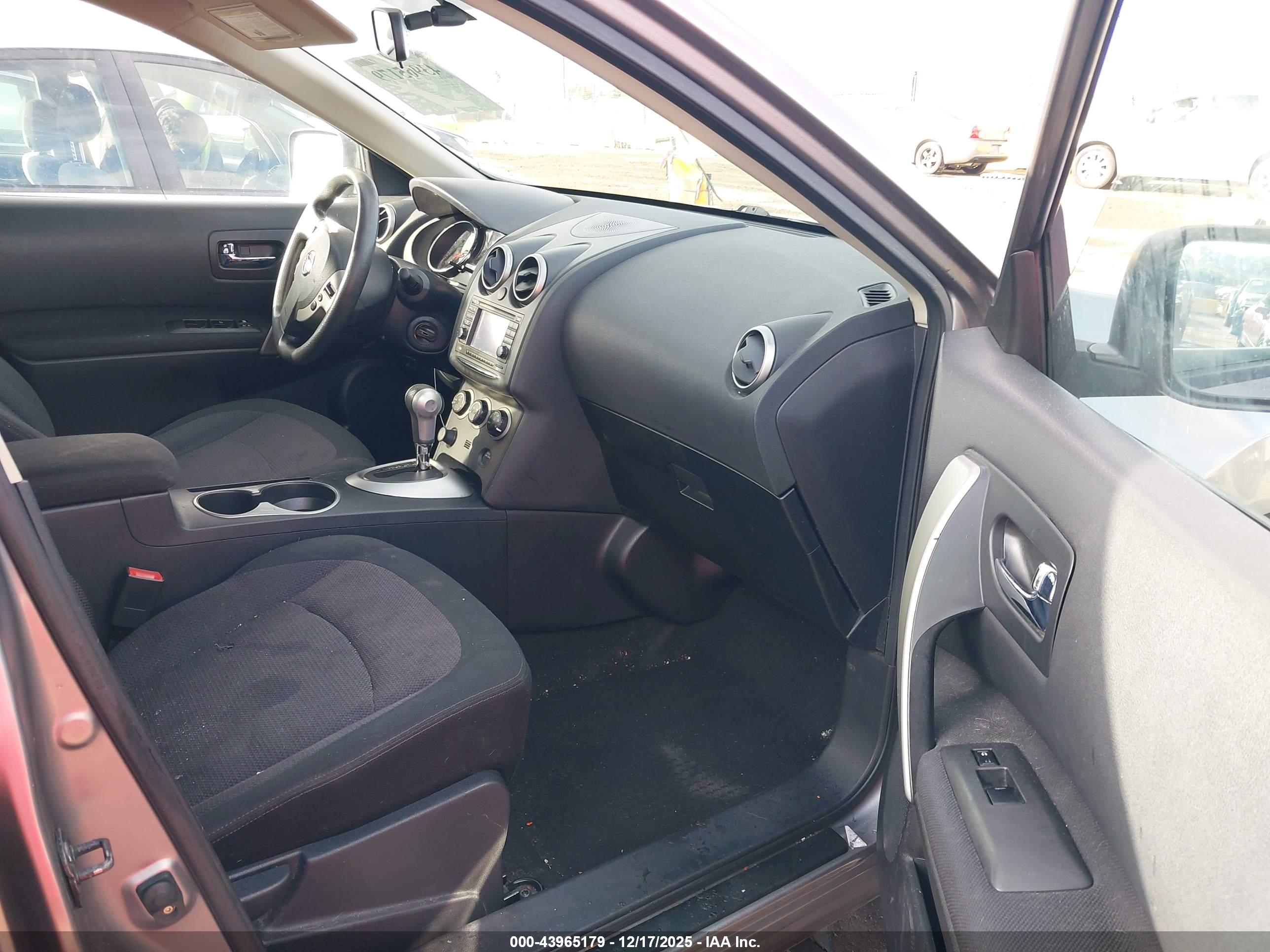 NISSAN ROGUE image 5