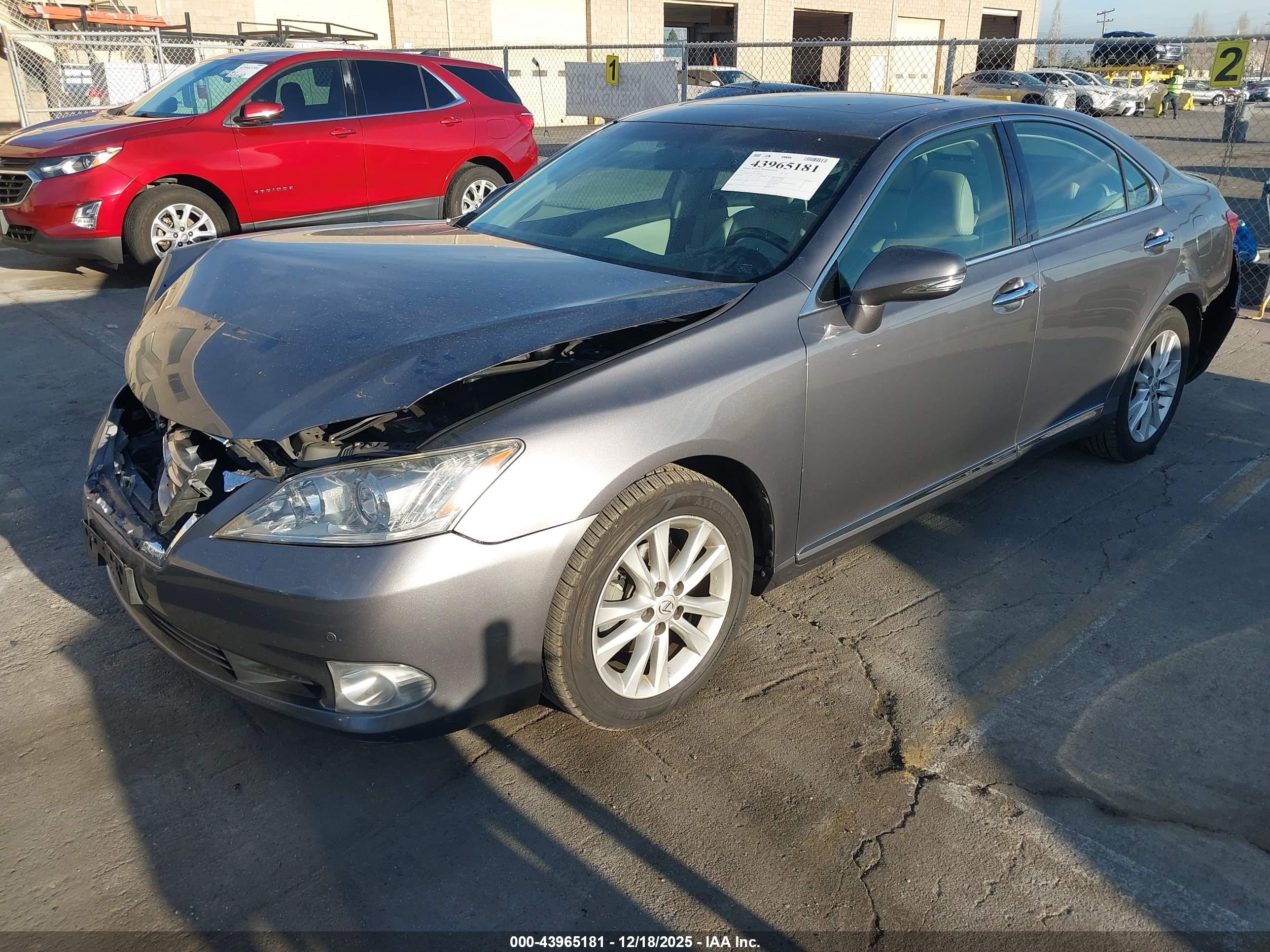 LEXUS ES image 2