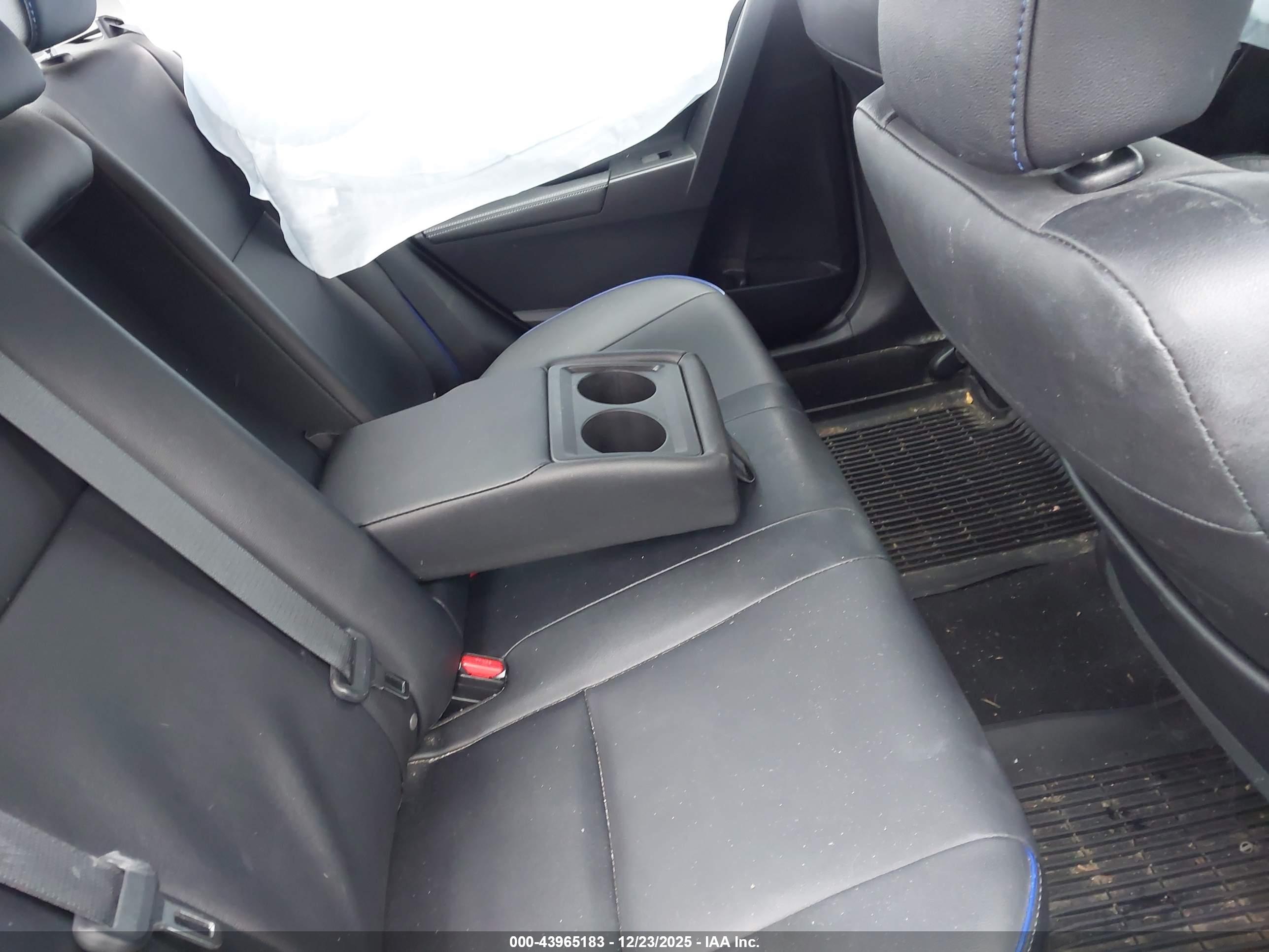 TOYOTA COROLLA image 8