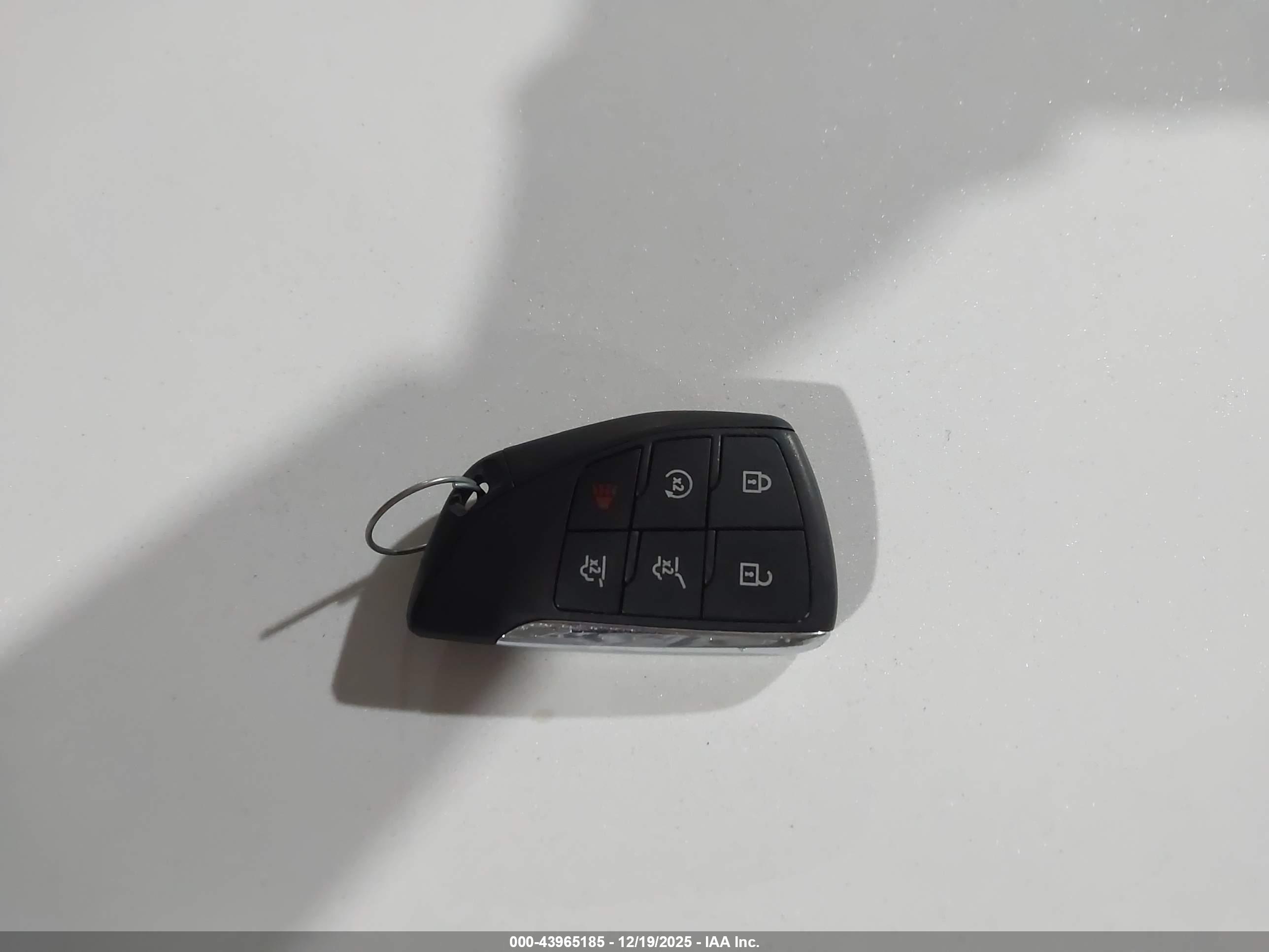 GMC YUKON image 11