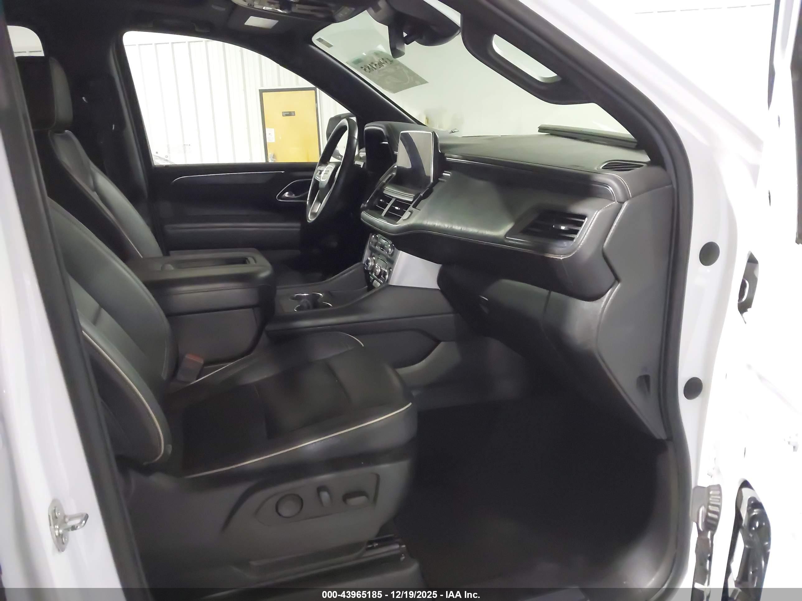 GMC YUKON image 5